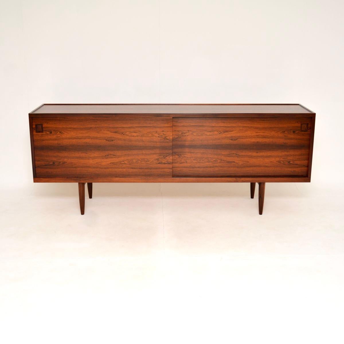Danish Vintage Model 20 Sideboard by Niels Moller In Good Condition For Sale In London, GB