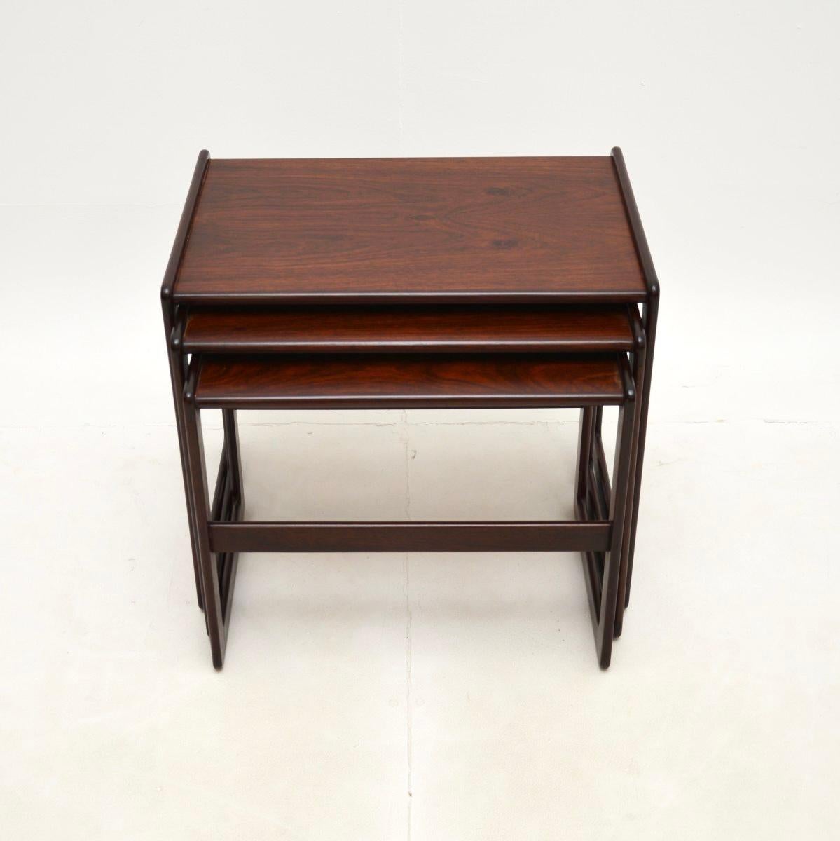 Tables gigognes vintage danoises par Arne Hovmand-Olsen Bon état - En vente à London, GB