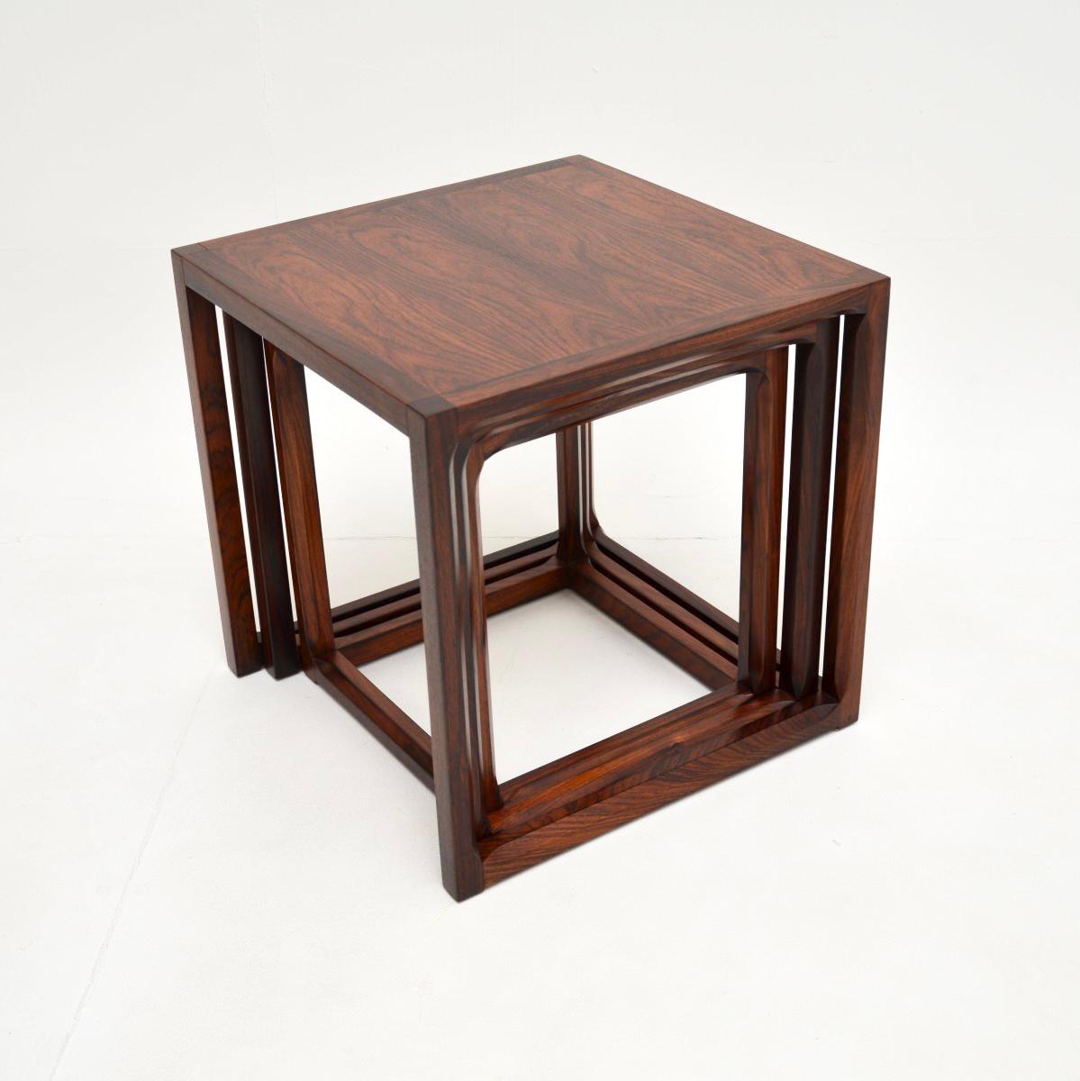 Dänisches Set aus drei Tischen im Vintage-Stil von Aksel Kjersgaard (Holz) im Angebot