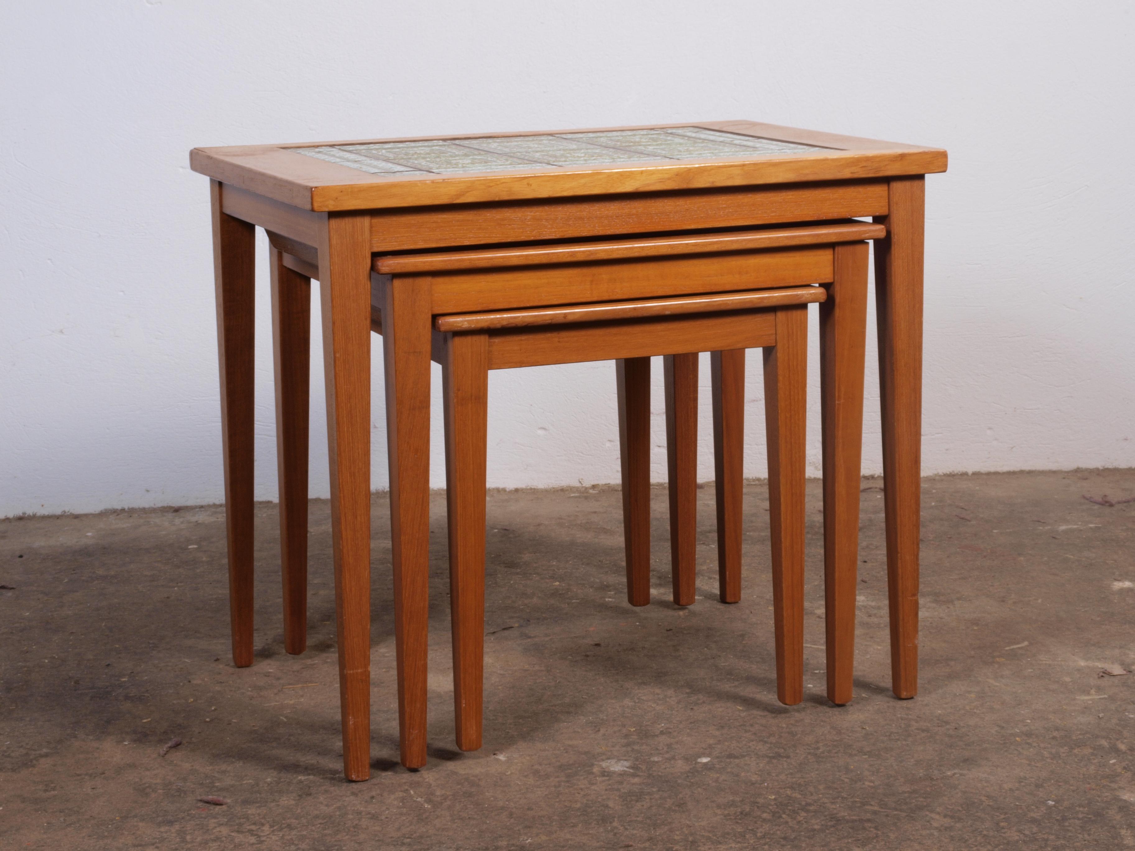 Danish vintage nesting tables in teak In Good Condition For Sale In Store Heddinge, DK