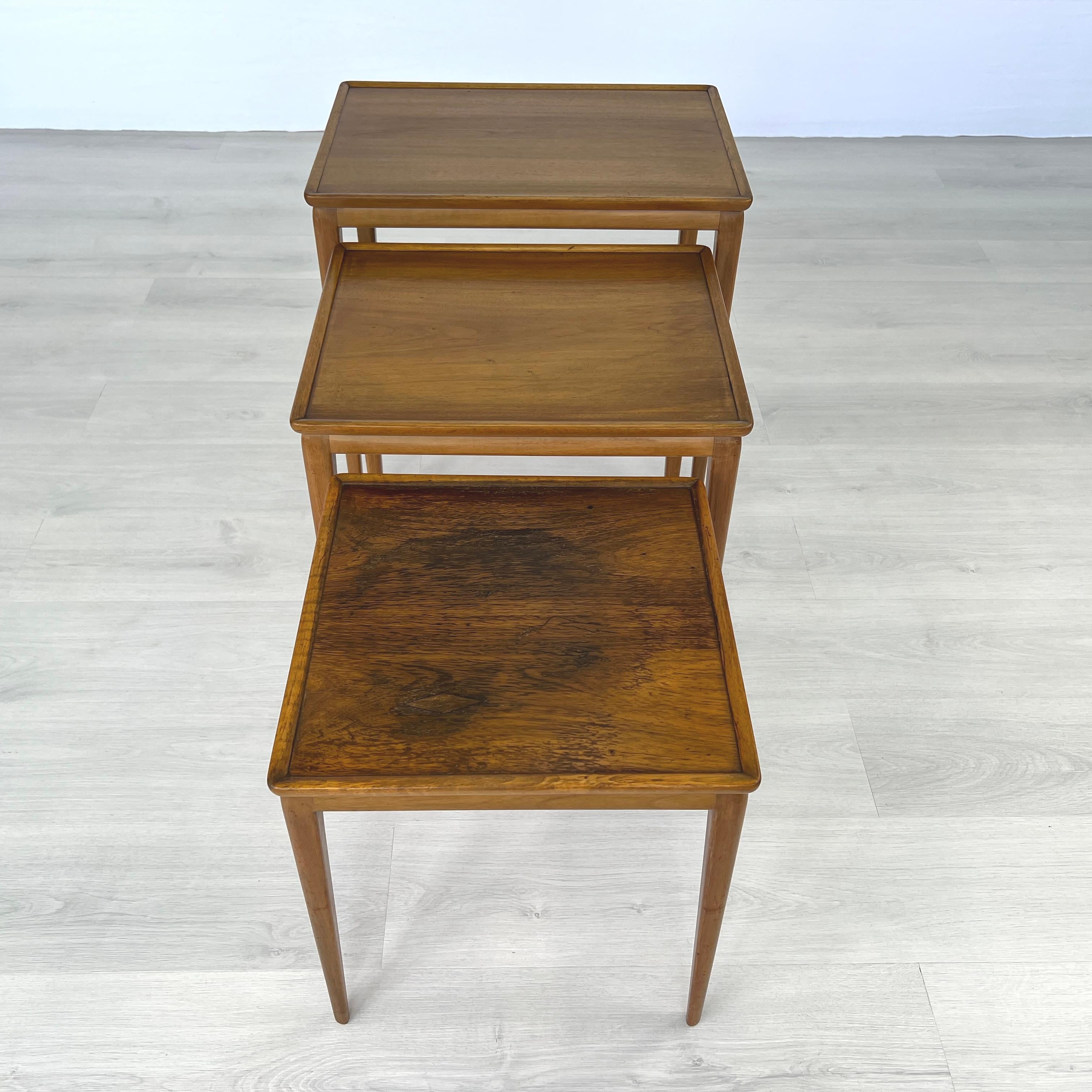 Dänische Vintage-Nesting-Tische - Satz von 3 im Zustand „Gut“ im Angebot in Bridgeport, CT
