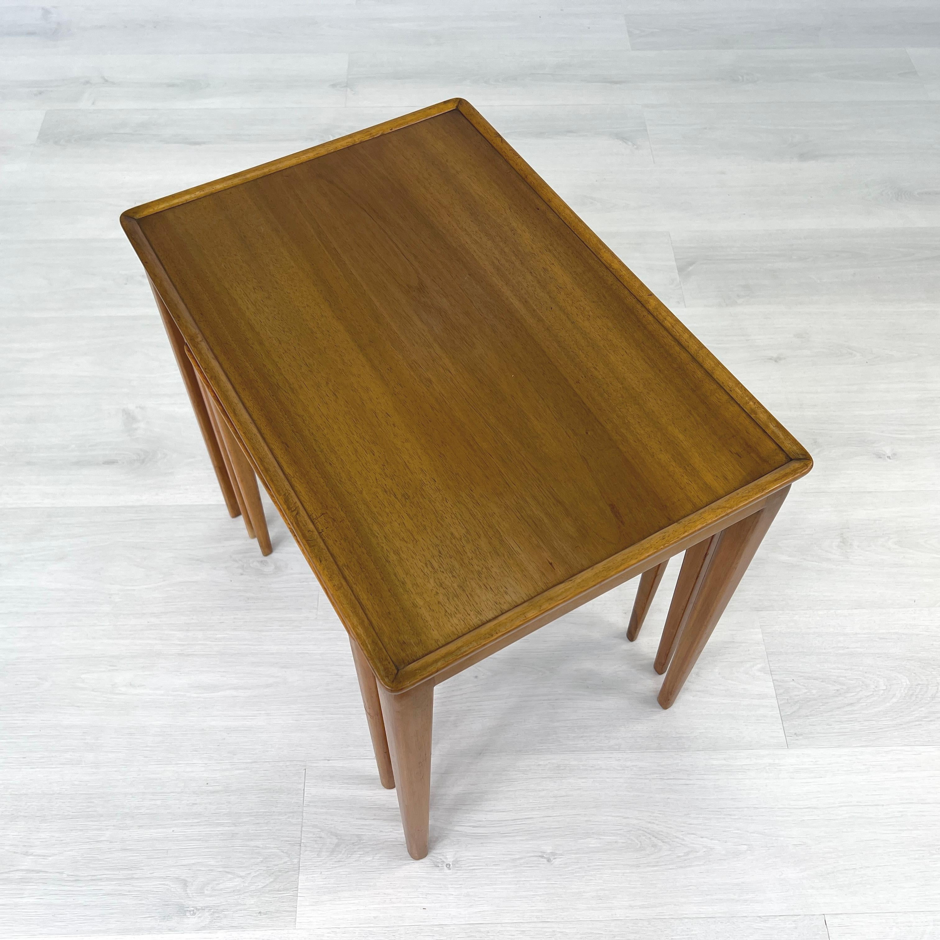Dänische Vintage-Nesting-Tische - Satz von 3 im Angebot 1
