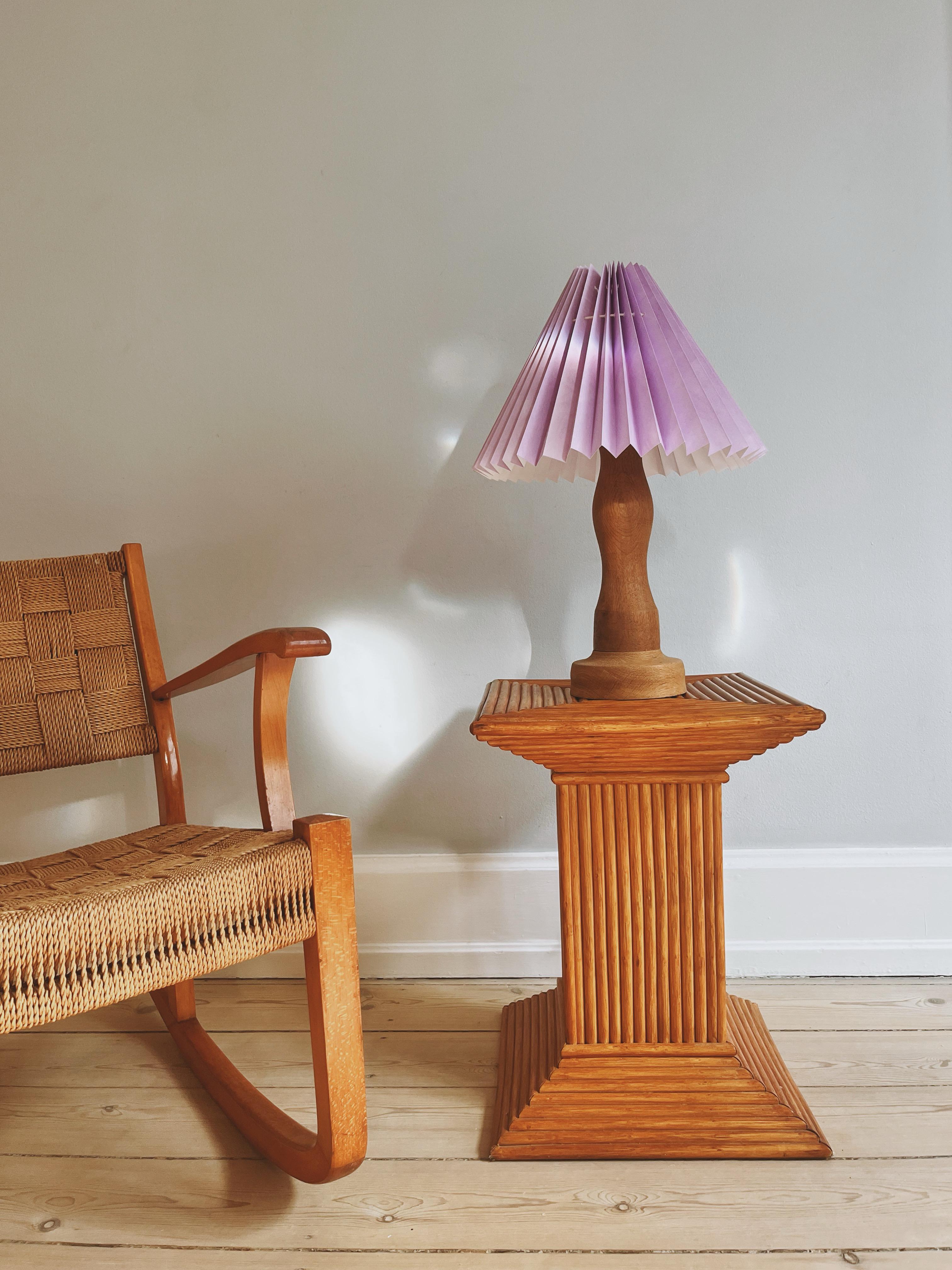 Danish Vintage Table Lamp in solid oak with new lampshade from the 1970s. 

This lamp has an organic shape and fits perfectly on various side tables, desks or consoles. 

The original lampshade has been replaced by a new lampshade that fits the lamp