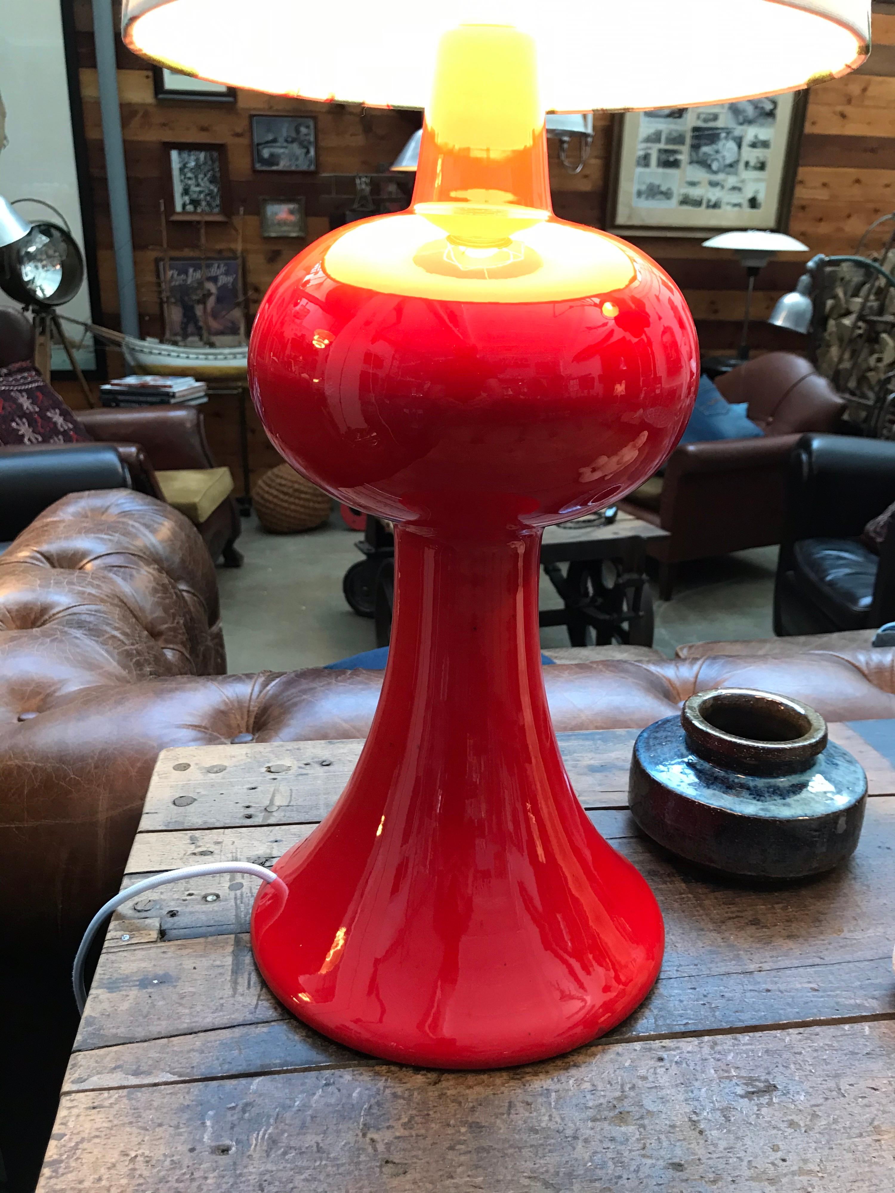 Mid-Century Modern Danish Vintage Retro Porcelain Table Lamp from the 1960s For Sale