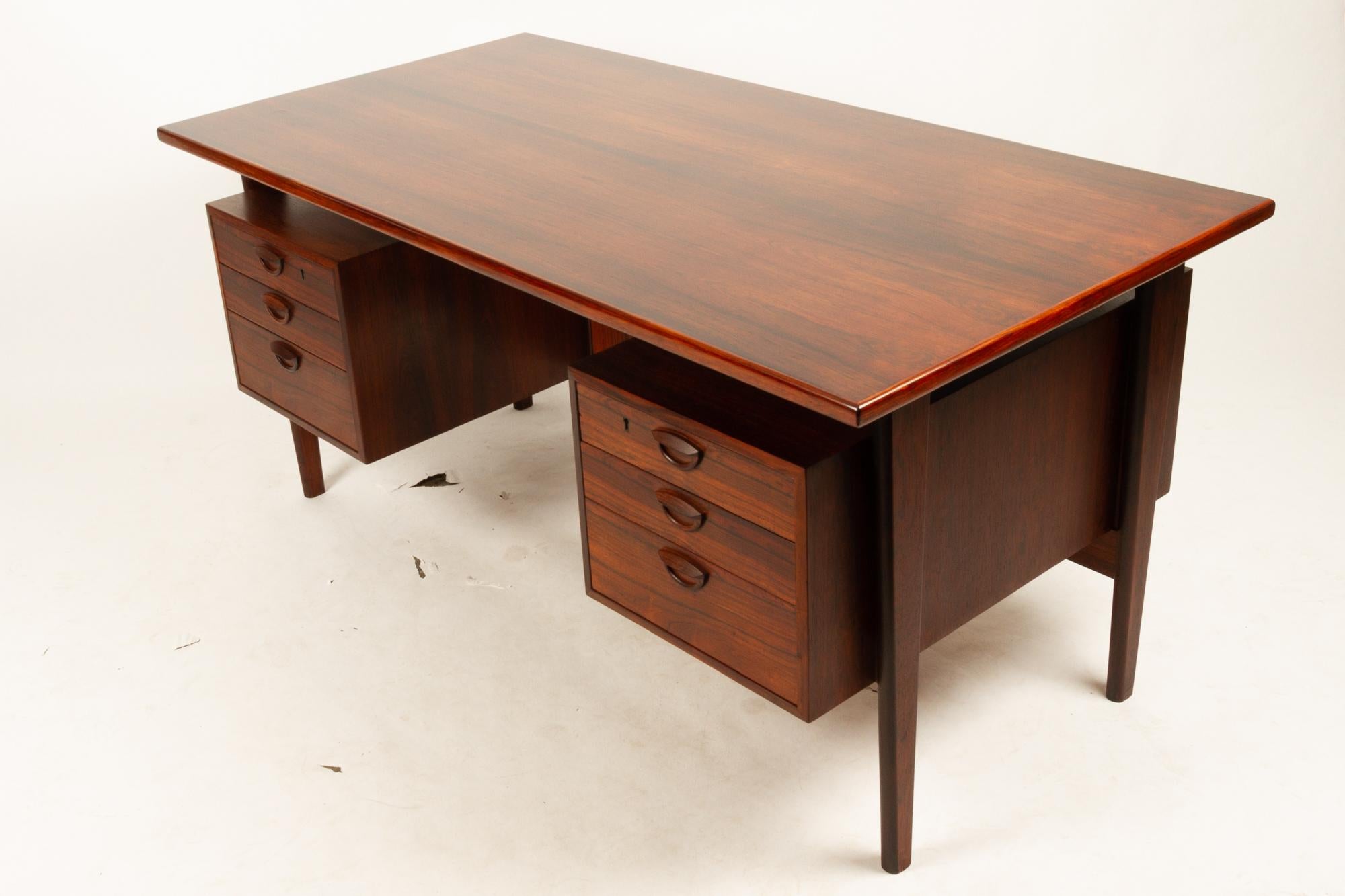 Danish Vintage Rosewood FM60 Desk by Kai Kristiansen, 1960s 4