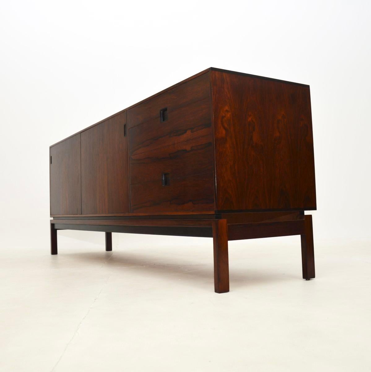 Dänisches Vintage-Sideboard von Hans Hove und Palle Petersen (Holz) im Angebot