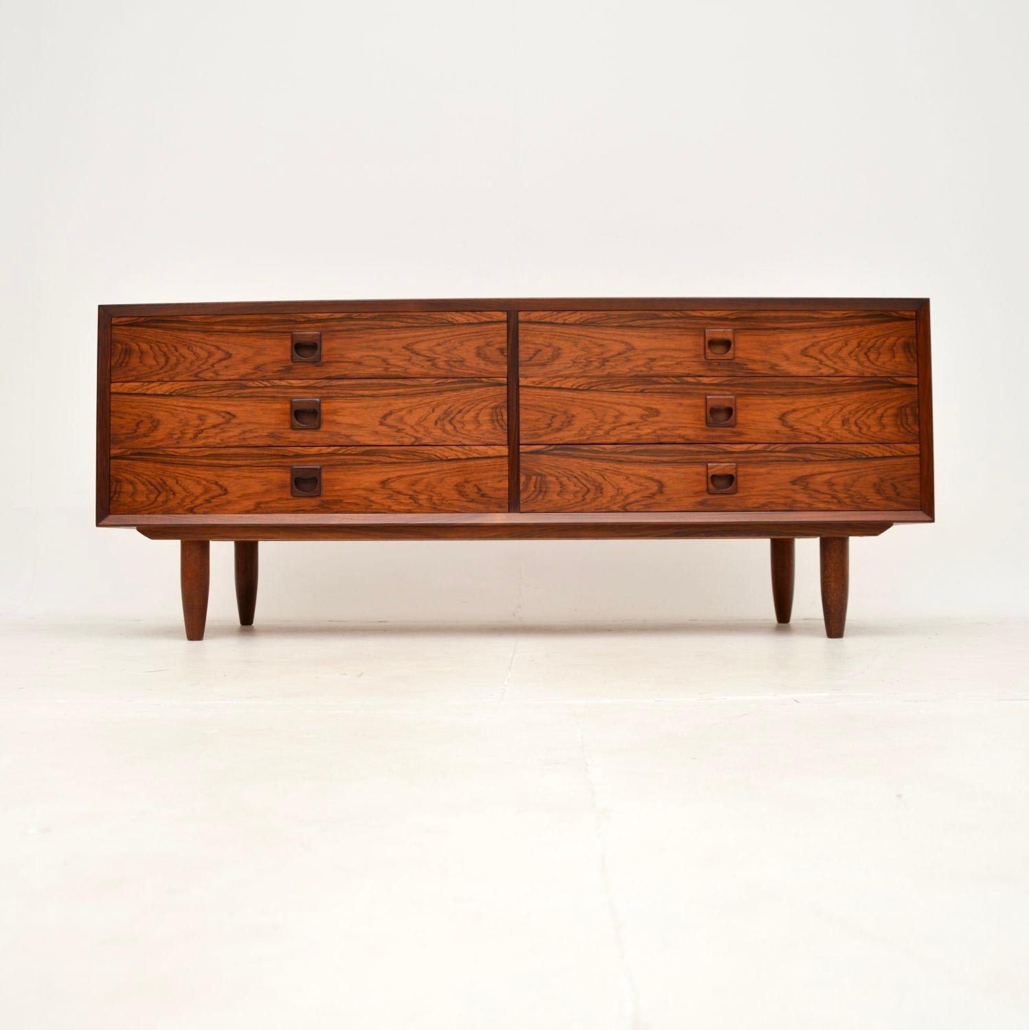 Mid-Century Modern Danish Vintage Sideboard / Chest of Drawers For Sale