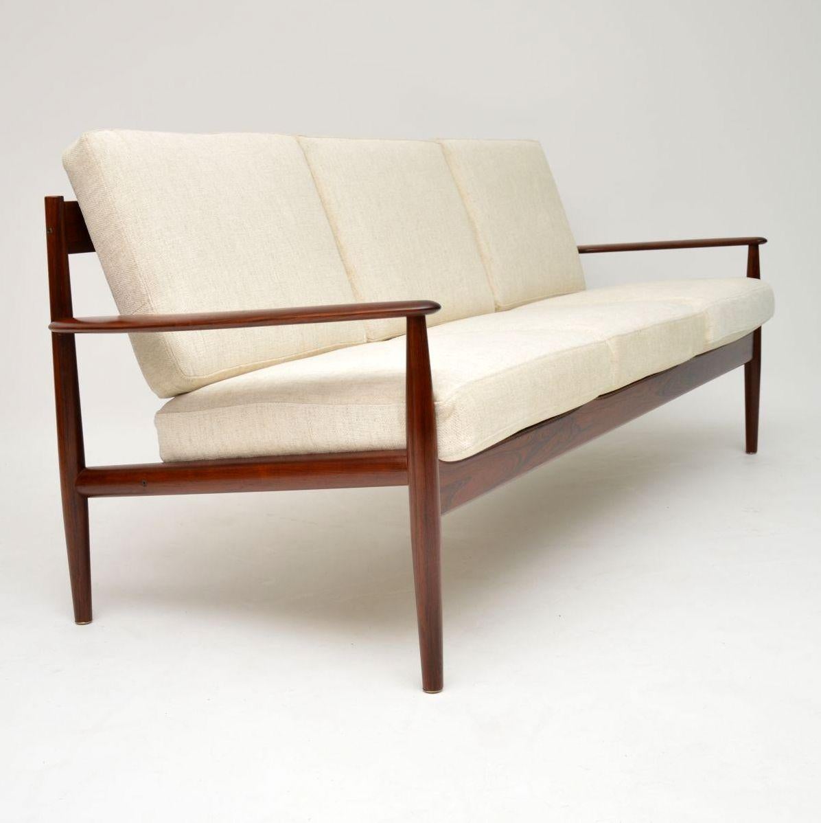 Mid-Century Modern Canapé danois vintage Grete Jalk pour France and Son en vente