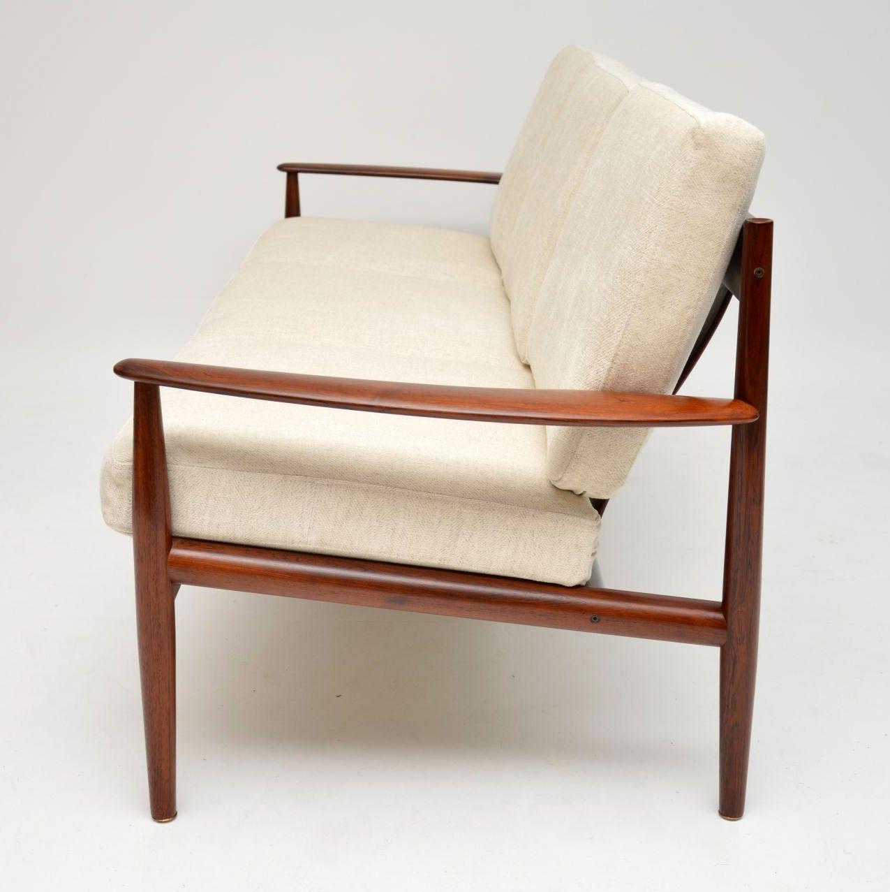 Danois Canapé danois vintage Grete Jalk pour France and Son en vente