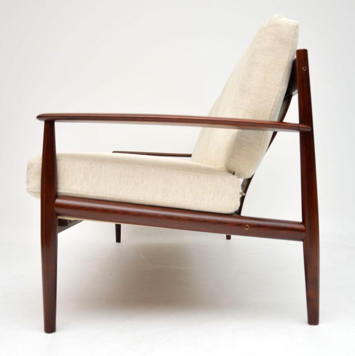 Mid-Century Modern Canapé danois vintage Grete Jalk pour France and Son en vente