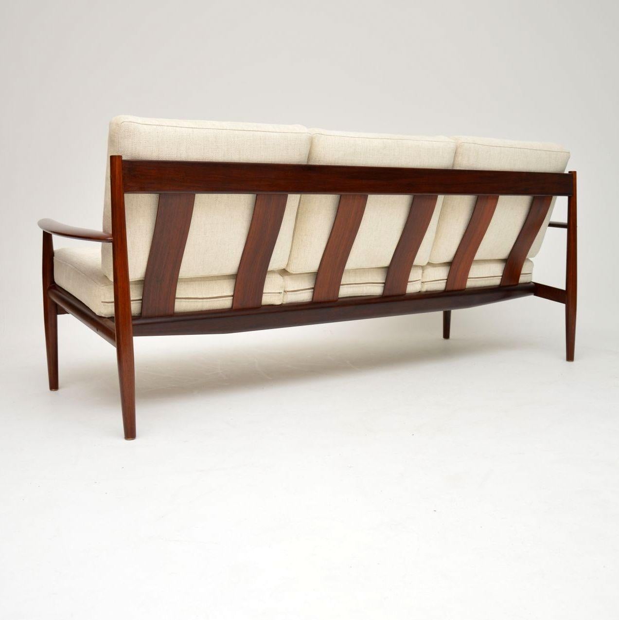 Milieu du XXe siècle Canapé danois vintage Grete Jalk pour France and Son en vente