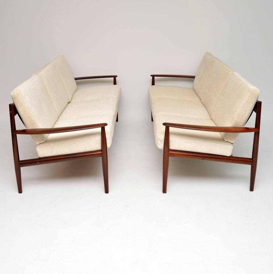 Milieu du XXe siècle Canapé danois vintage Grete Jalk pour France and Son en vente