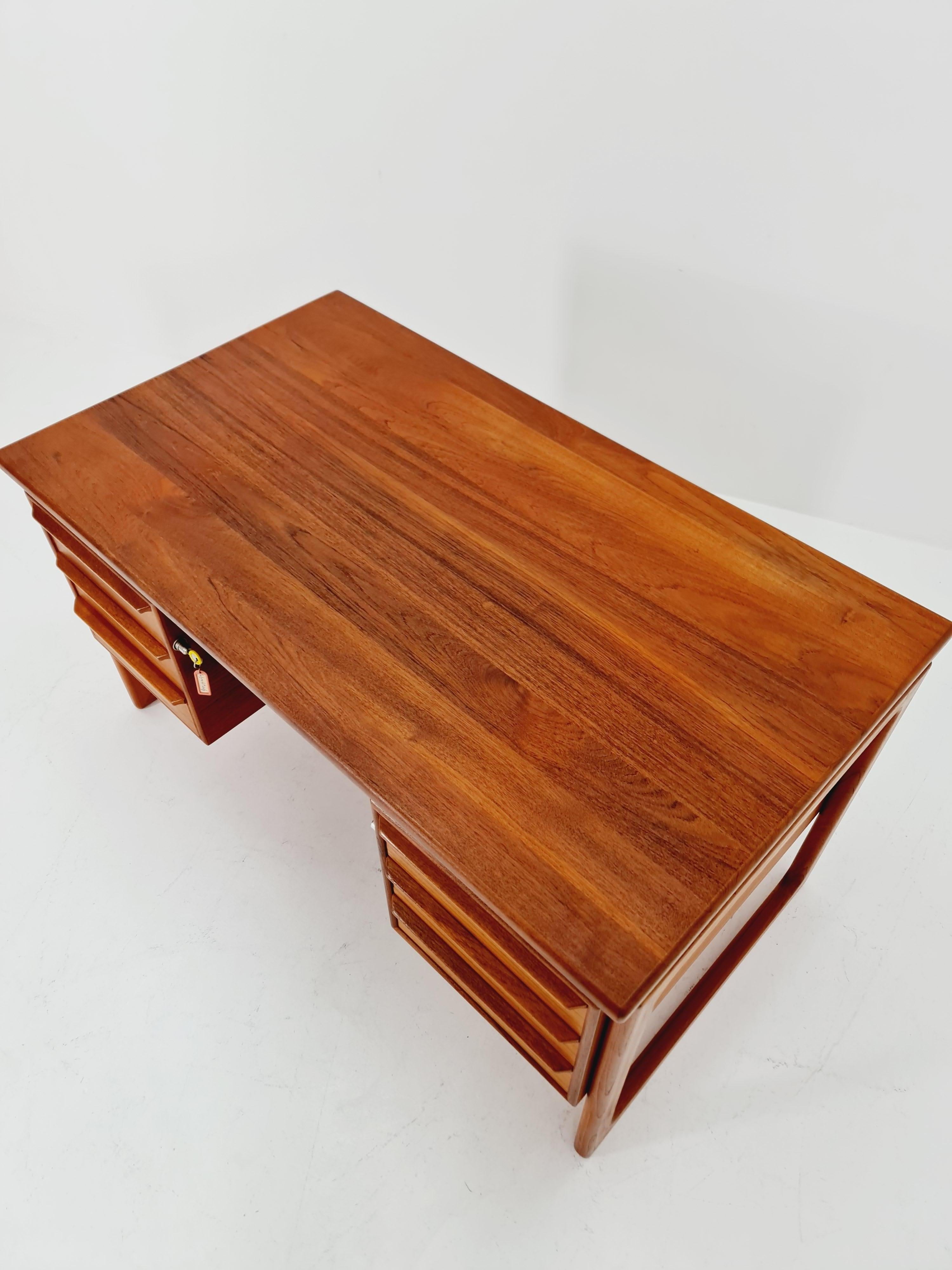Mid-Century Modern Danish vintage  Solid teak by Arne Vodder for GV Møbler, Denmark, 1960s For Sale