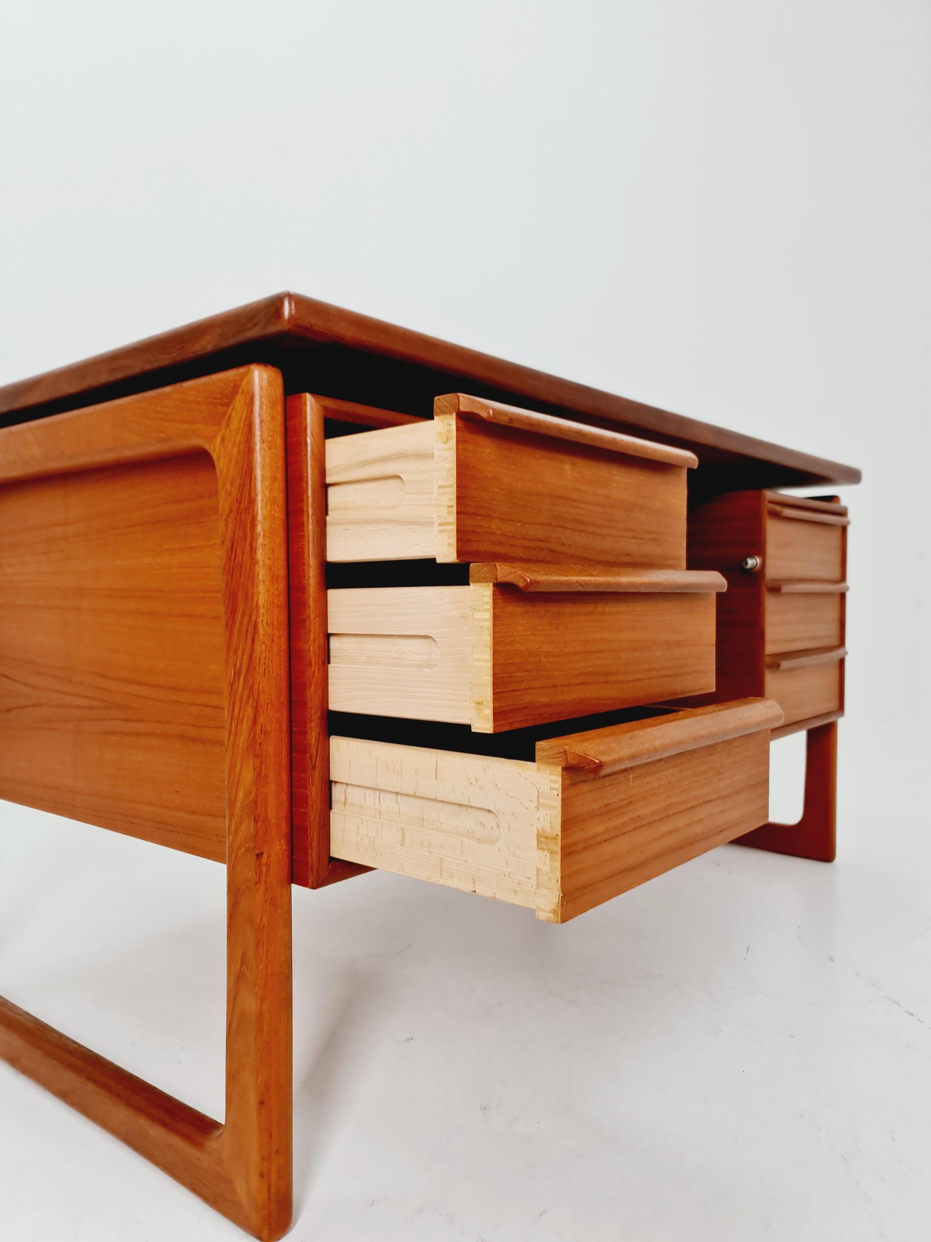 Danish vintage  Solid teak by Arne Vodder for GV Møbler, Denmark, 1960s For Sale 1