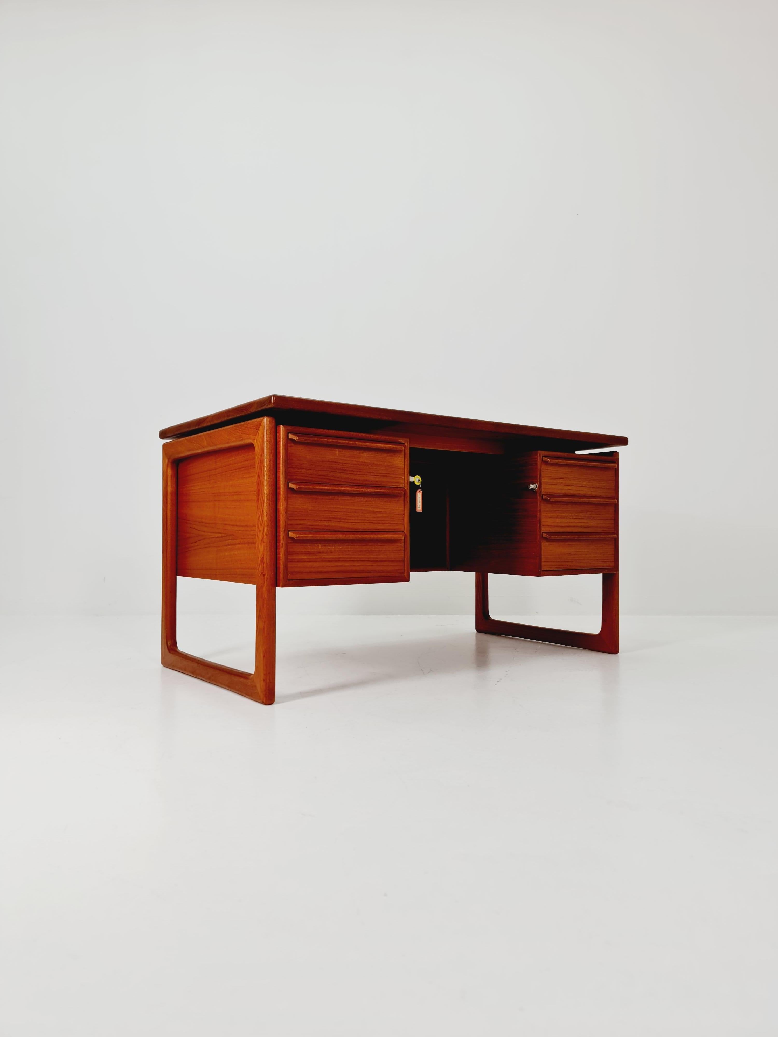 Danish vintage  Solid teak by Arne Vodder for GV Møbler, Denmark, 1960s For Sale 2