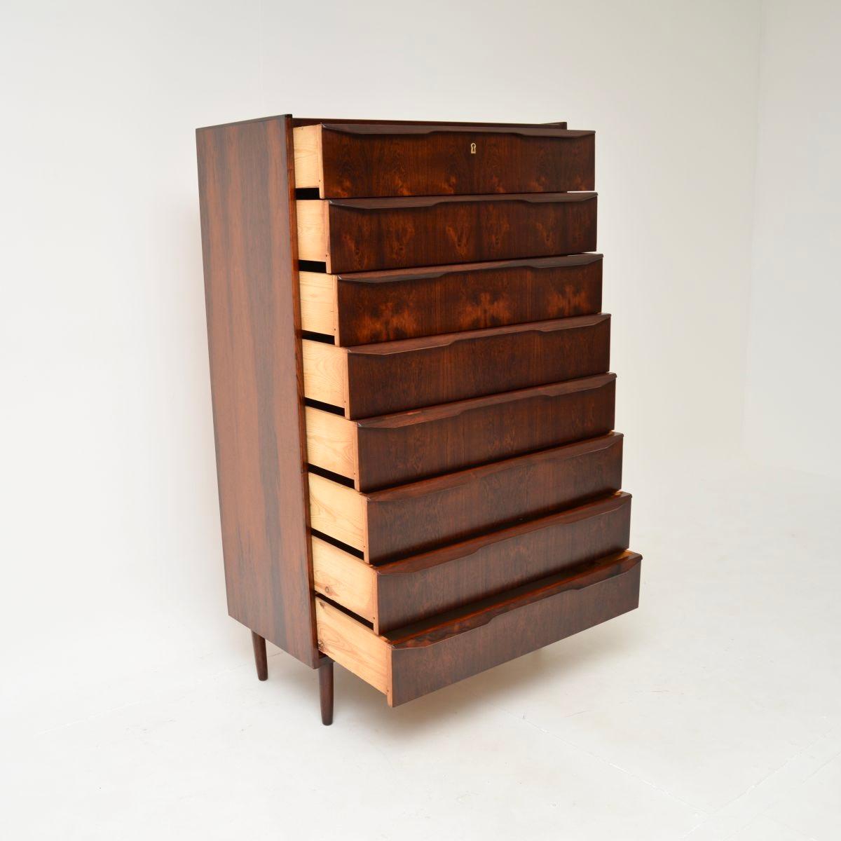 Mid-Century moderno Cassettiera danese vintage Tallboy in vendita