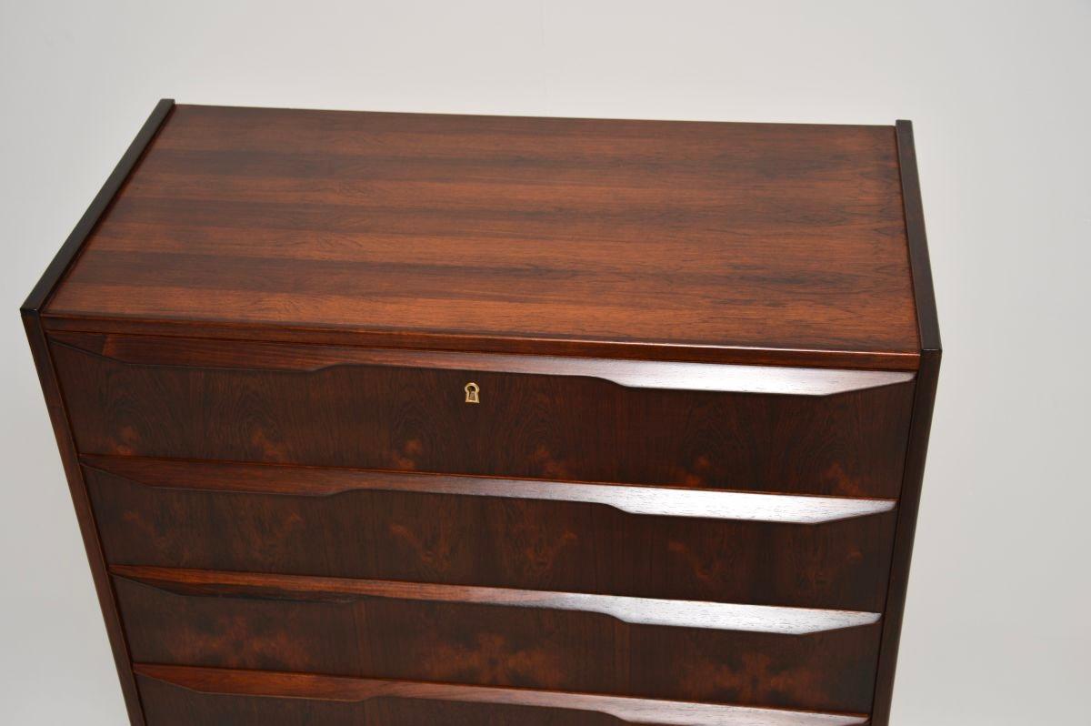 Legno Cassettiera danese vintage Tallboy in vendita