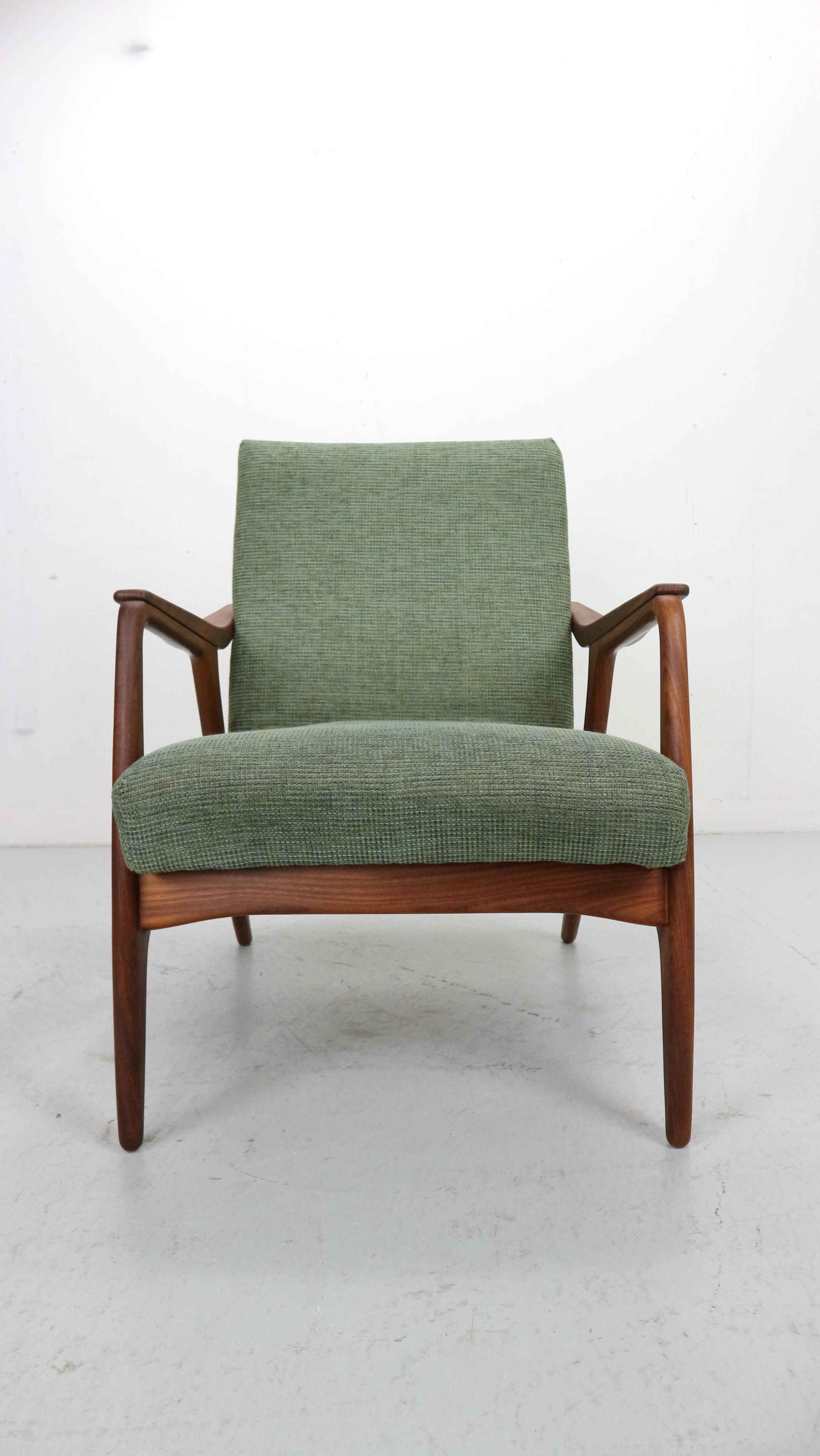 Danish vintage teak Armchair in green fabric, 1960's In Good Condition For Sale In The Hague, NL