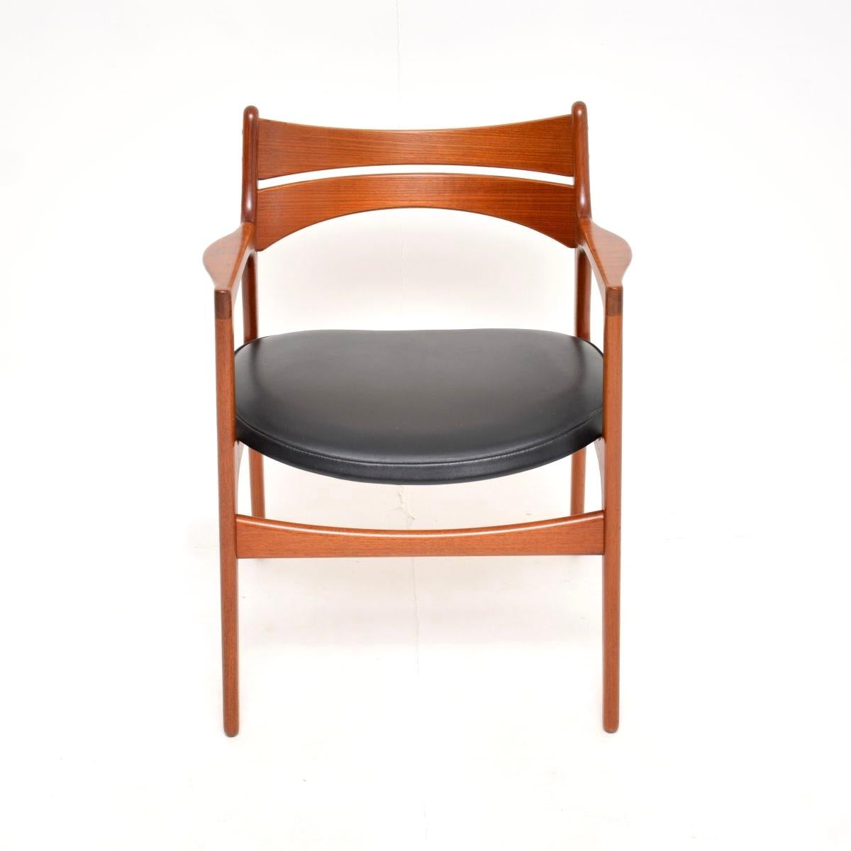 Mid-Century moderno Sedia / Poltrona da scrivania in teak d'epoca danese di Erik Buch in vendita