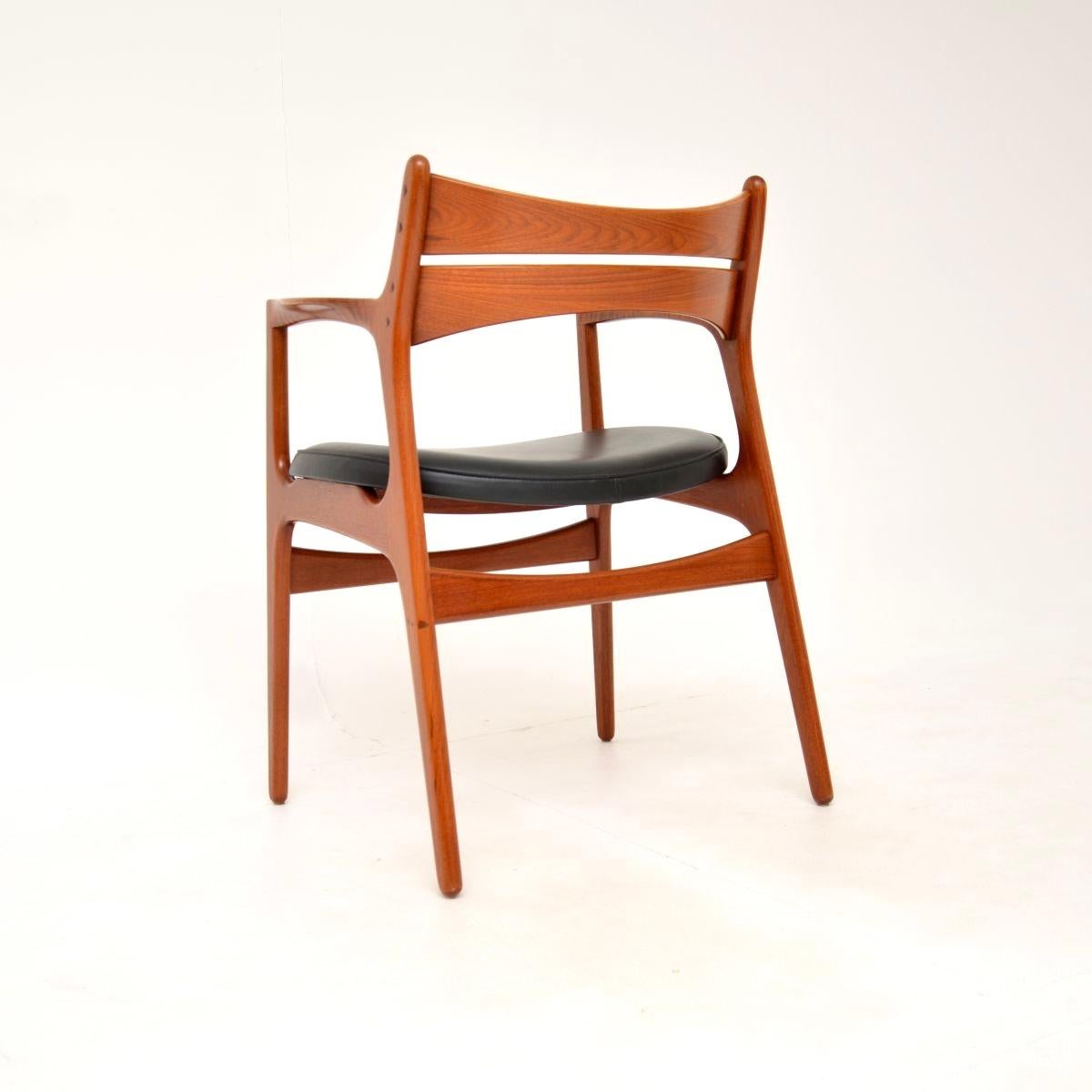 Metà XX secolo Sedia / Poltrona da scrivania in teak d'epoca danese di Erik Buch in vendita