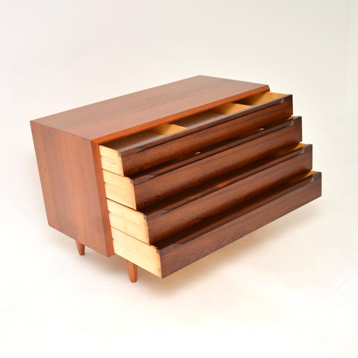 Teak Cassettiera danese in teak vintage di Ib Kofod-Larsen in vendita