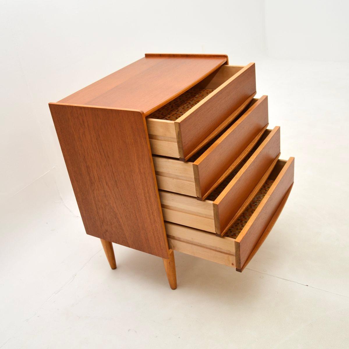 Cassettiera danese in teak vintage In condizioni buone in vendita a London, GB