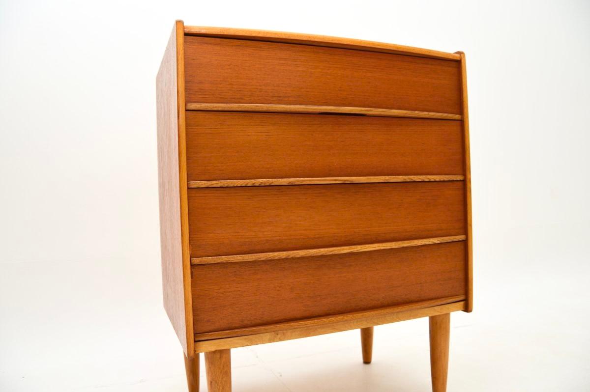 Cassettiera danese in teak vintage in vendita 1