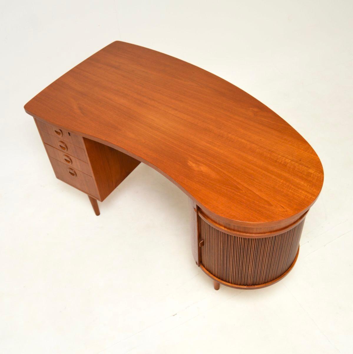 Metà XX secolo Scrivania vintage danese in teak di Kai Kristiansen in vendita