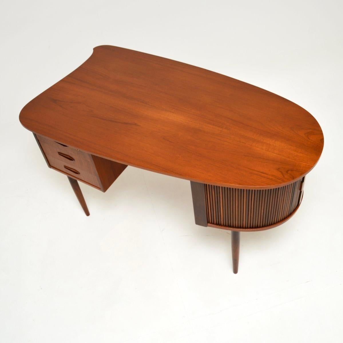 Dänischer Vintage Teak-Schreibtisch im Angebot 2