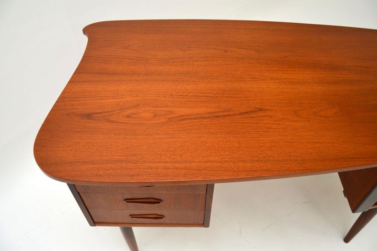 Dänischer Vintage Teak-Schreibtisch im Angebot 3