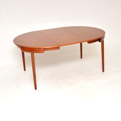 Tavolo da pranzo Dinette in teak d'epoca danese con sedie di Hans Olsen