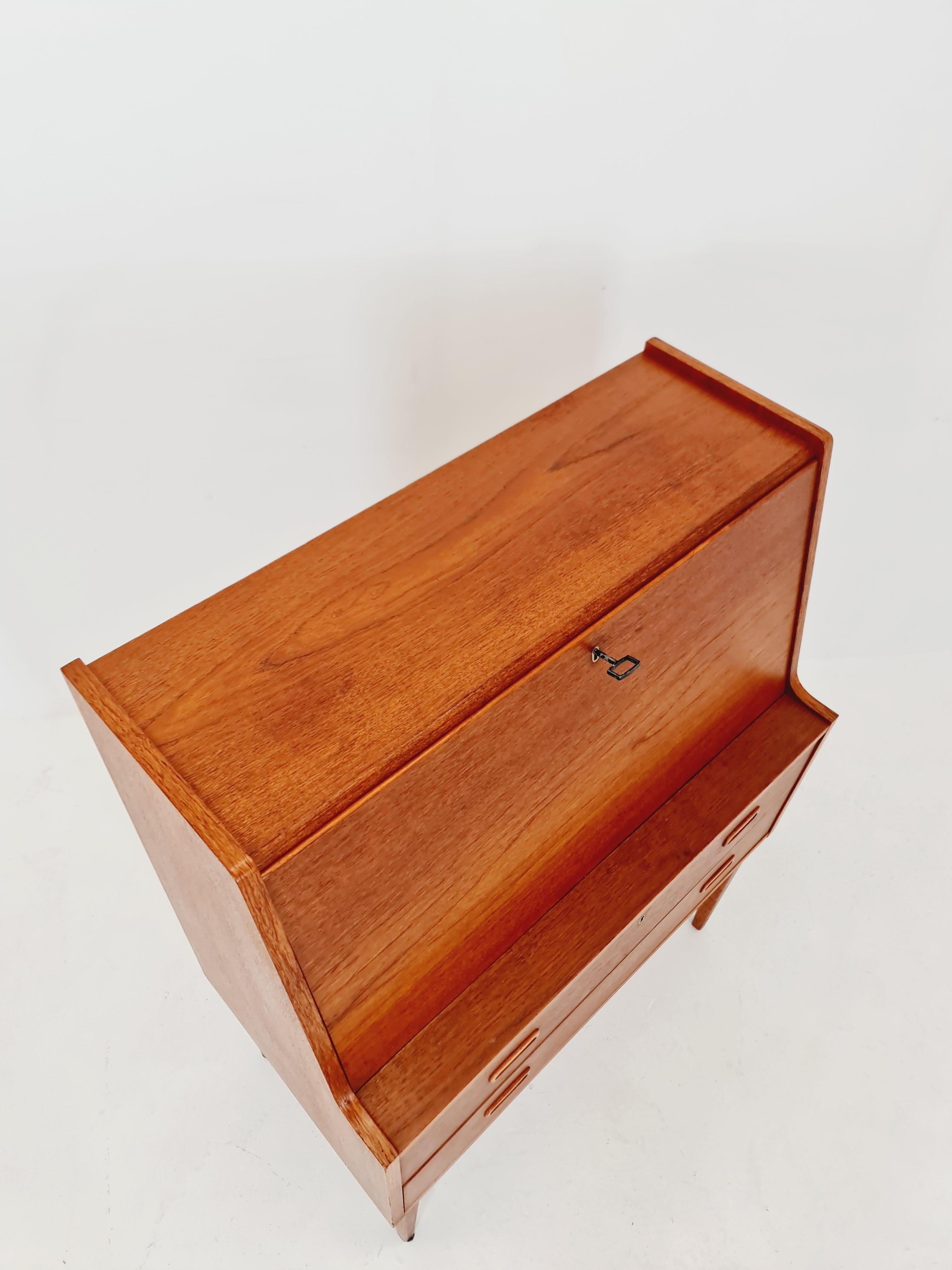 Dänischer Vintage-Sekretär, Schminktisch, Waschtisch aus Teakholz von Arne Wahl Iversen, 1960 im Angebot 8