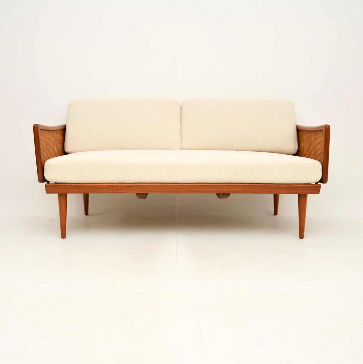 Mid-Century Modern Canapé-lit vintage danois en teck par Peter Hvidt & Orla Mølgaard-Nielsen en vente