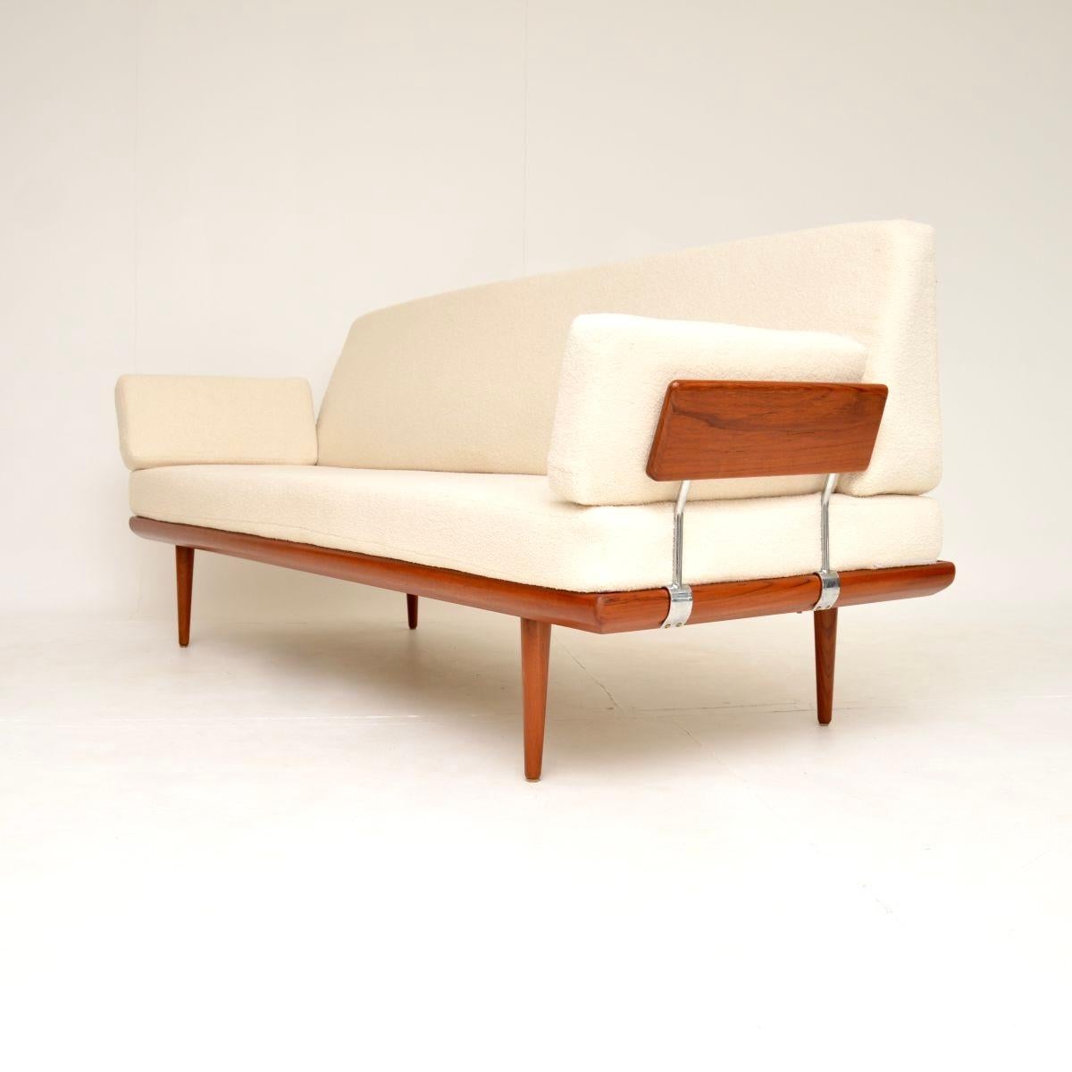 Sofá-cama vintage danés de teca de Peter Hvidt y Orla Mølgaard-Nielsen en Bueno estado para la venta en London, GB