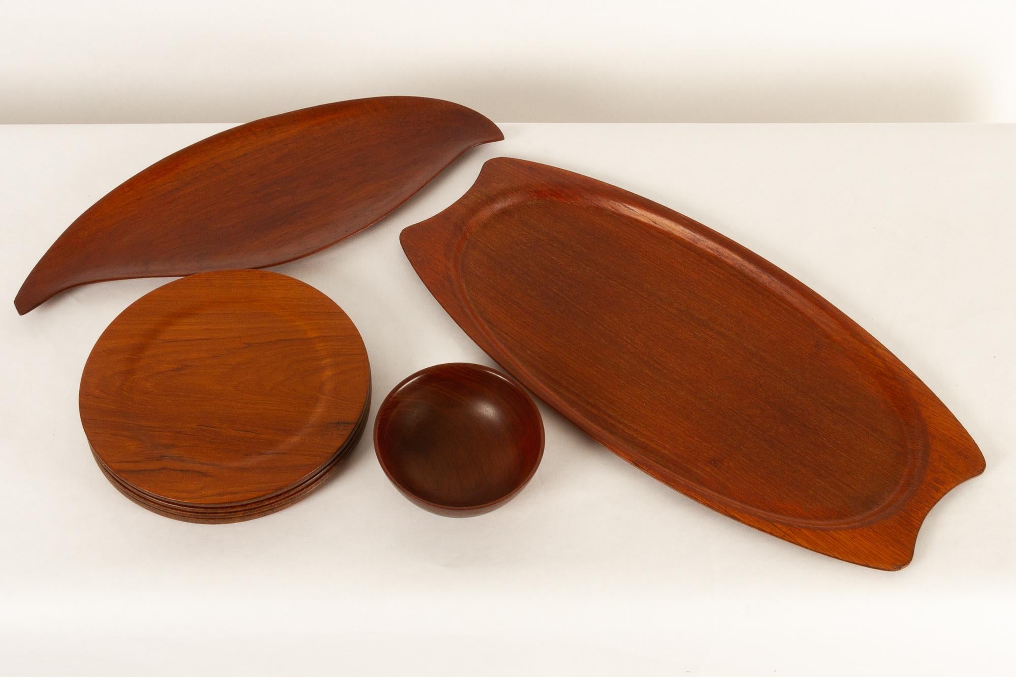 Danish Vintage Teak Tray, Plates and Bowl 1960s Set of 9 In Good Condition In Asaa, DK