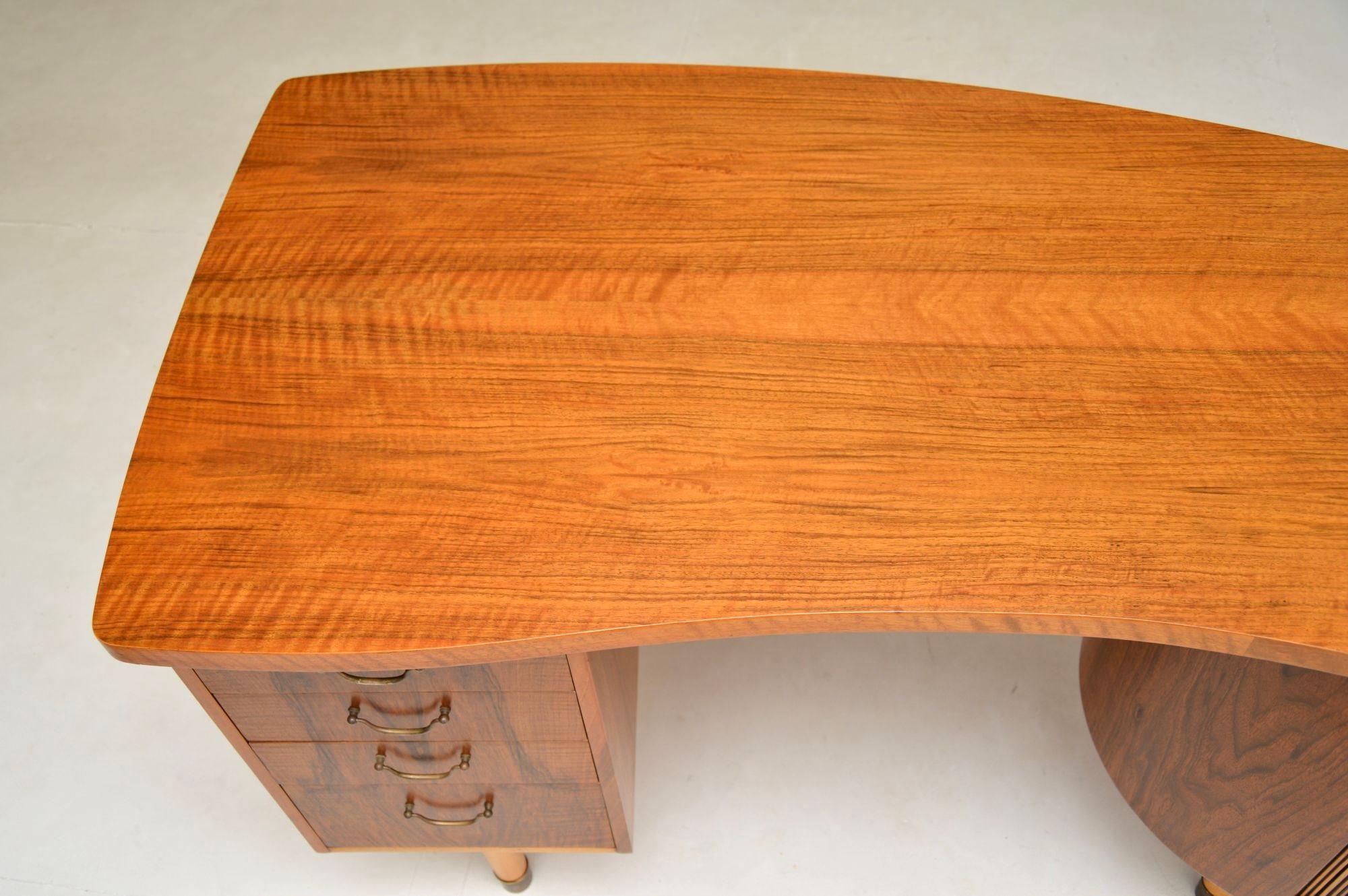 Dänischer Vintage-Schreibtisch aus Nussbaumholz von Kai Kristiansen 6