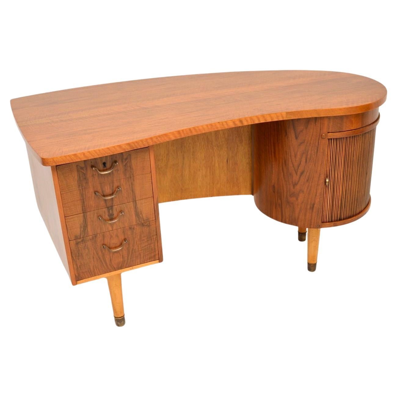 Dänischer Vintage-Schreibtisch aus Nussbaumholz von Kai Kristiansen