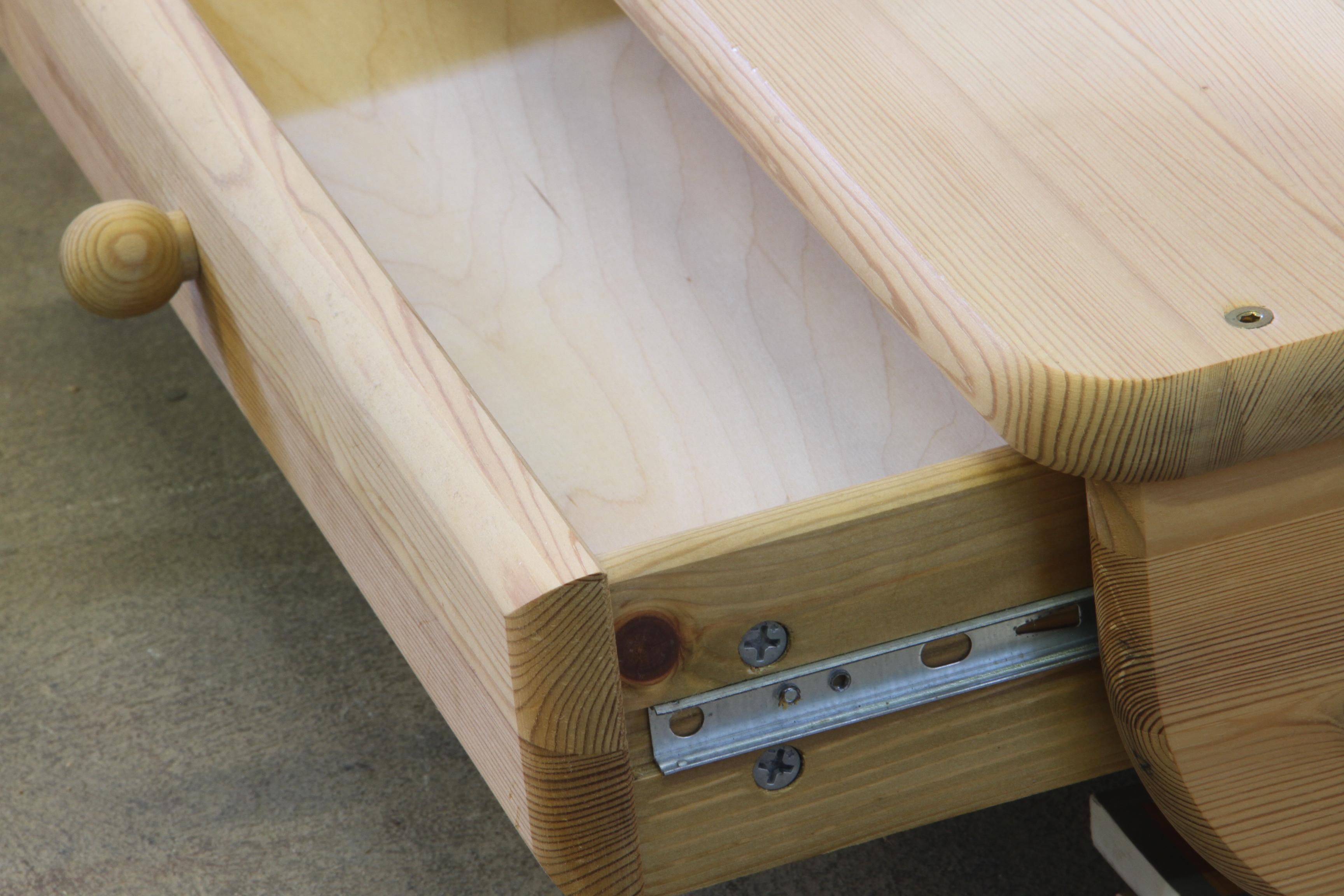 Danish Wall Hanging Bedside Tables in Pine, 1970s/80s, Set of 2 For Sale 8