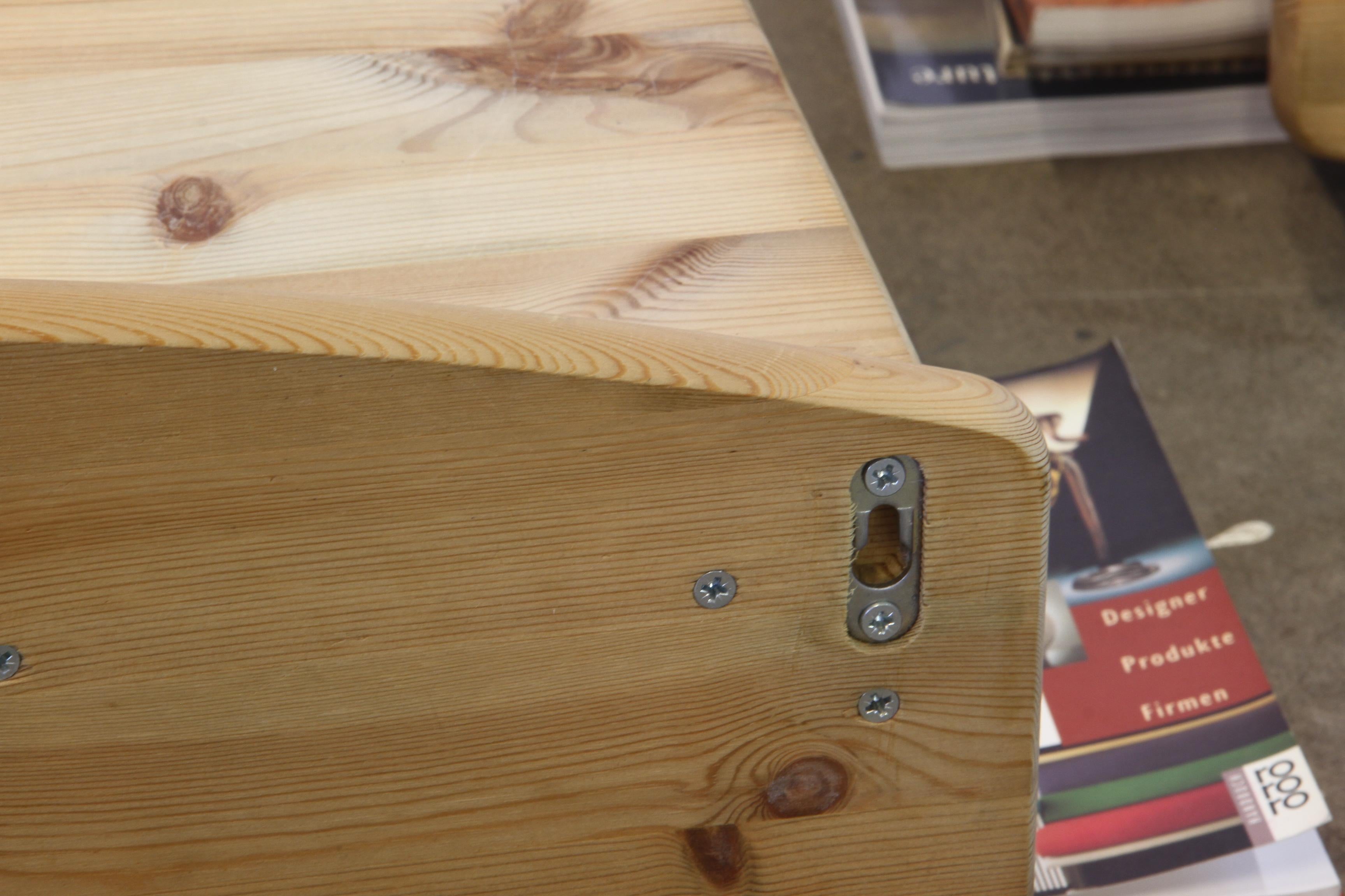 Danish Wall Hanging Bedside Tables in Pine, 1970s/80s, Set of 2 For Sale 11