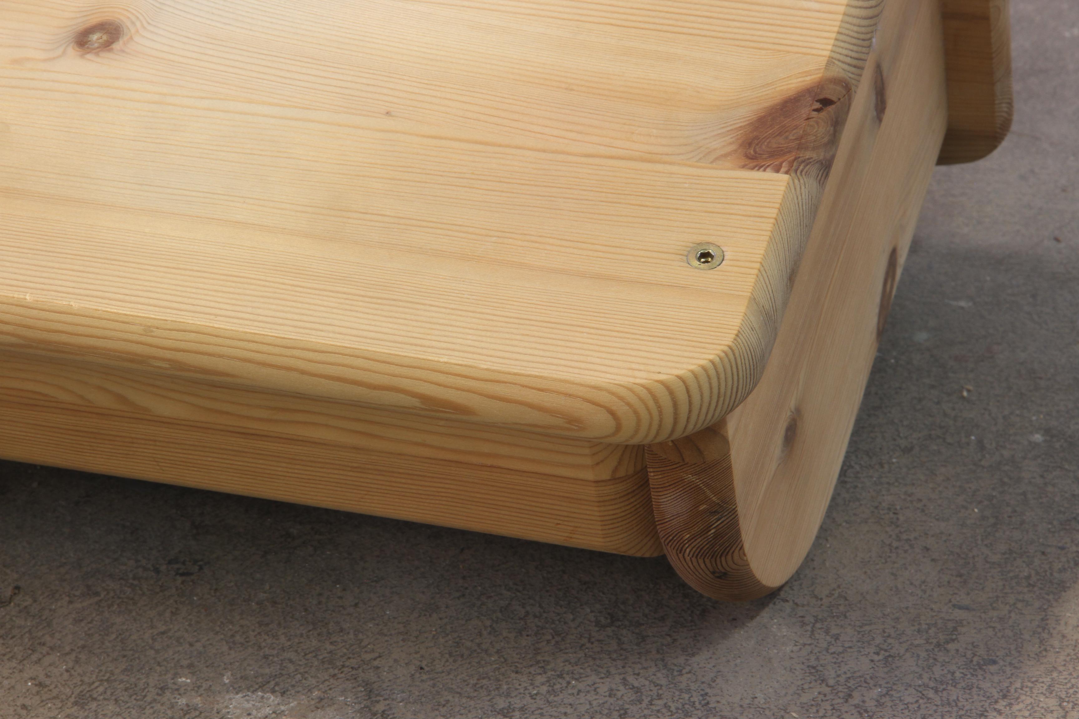 Danish Wall Hanging Bedside Tables in Pine, 1970s/80s, Set of 2 For Sale 1