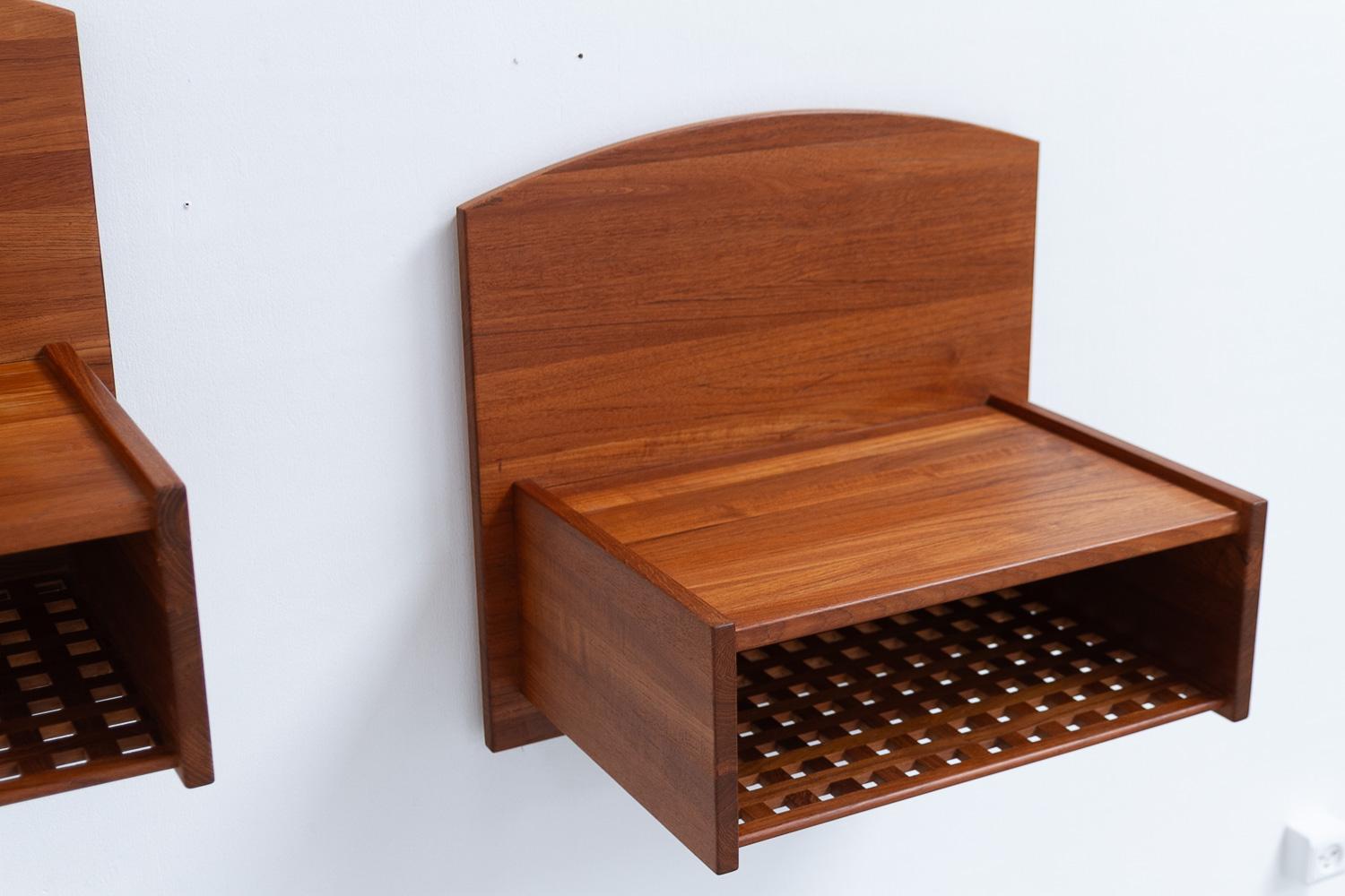 Danish Wall Mounted Bedside Tables in Solid Teak by Trip Trap, 1980s. Set of 2. For Sale 5