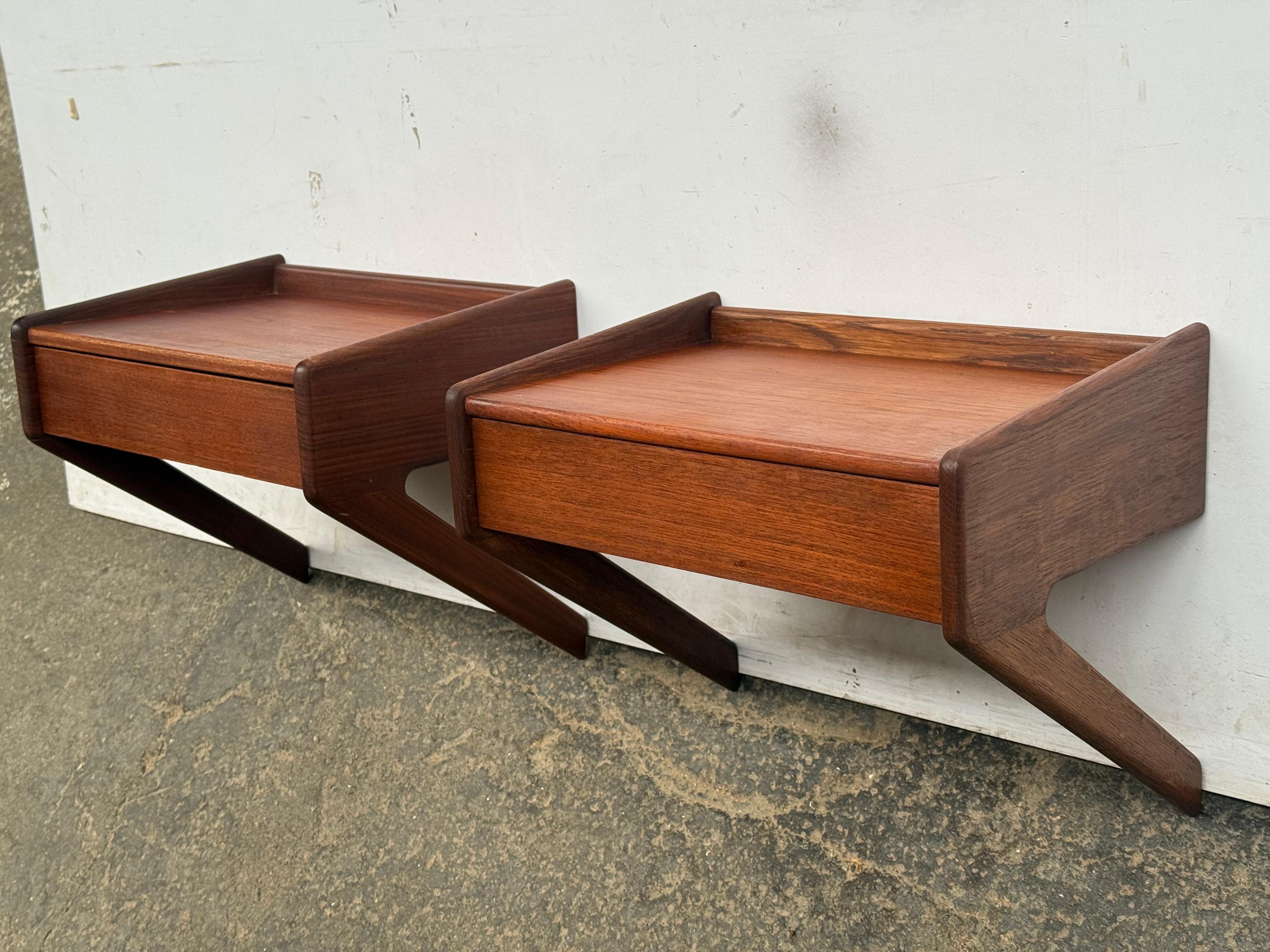 Tables de chevet murales danoises en teck des années 1960, Ølholm Møbelfabrik en vente 5