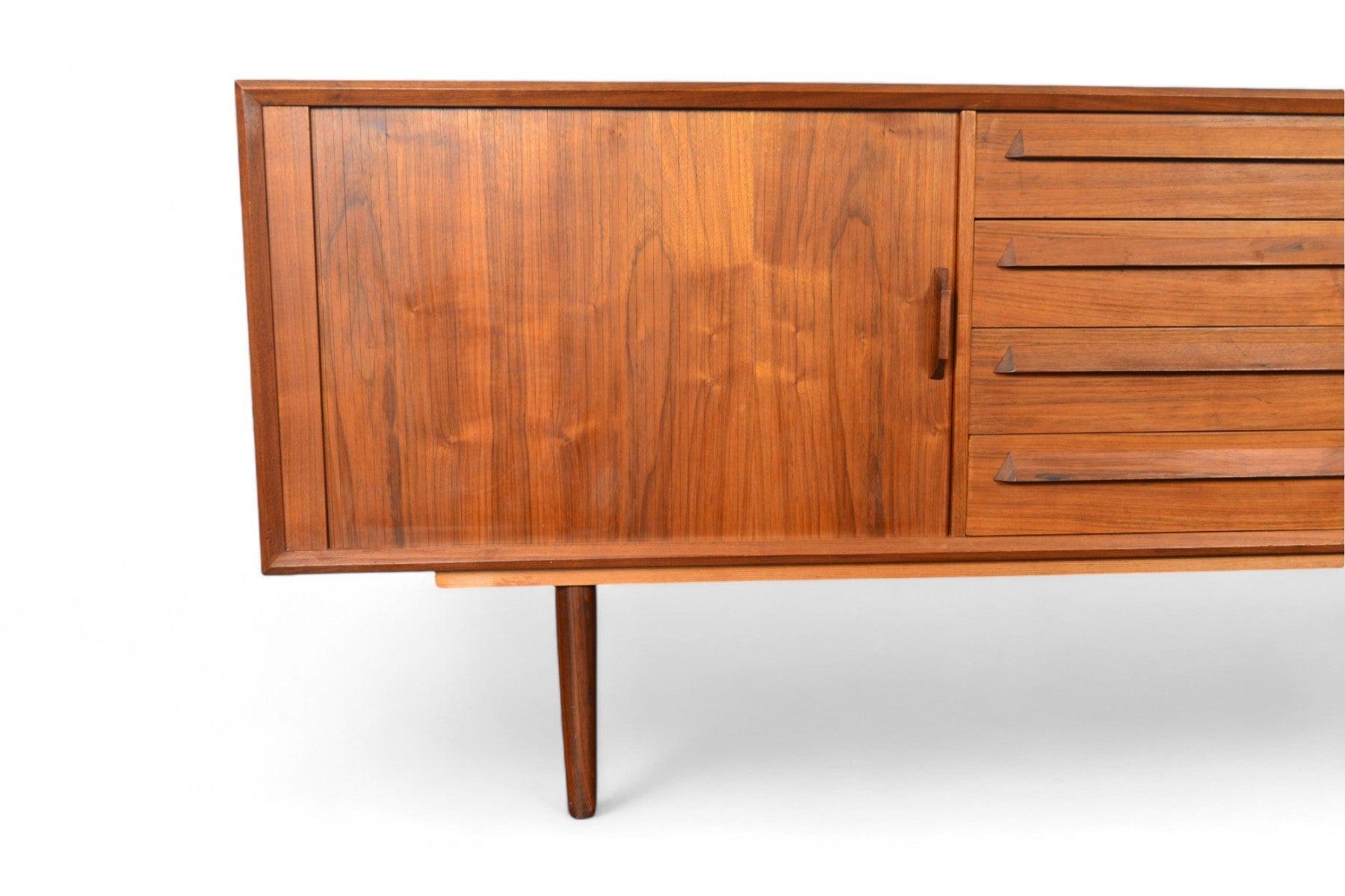 Credenza in noce danese con ante a tamburo in vendita 3