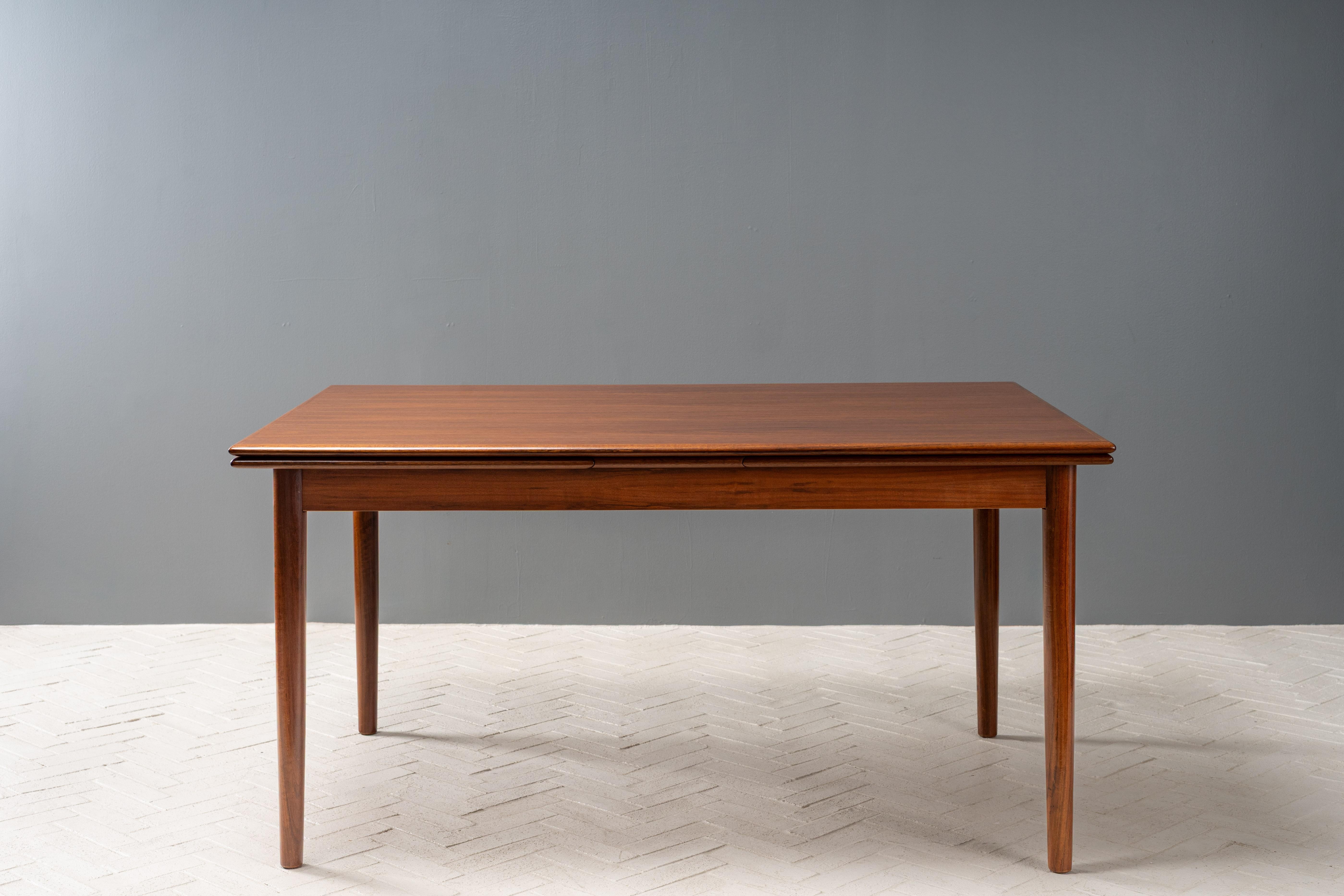 Mid-Century Modern Danish Walnut Draw-Leaf Dining Table For Sale