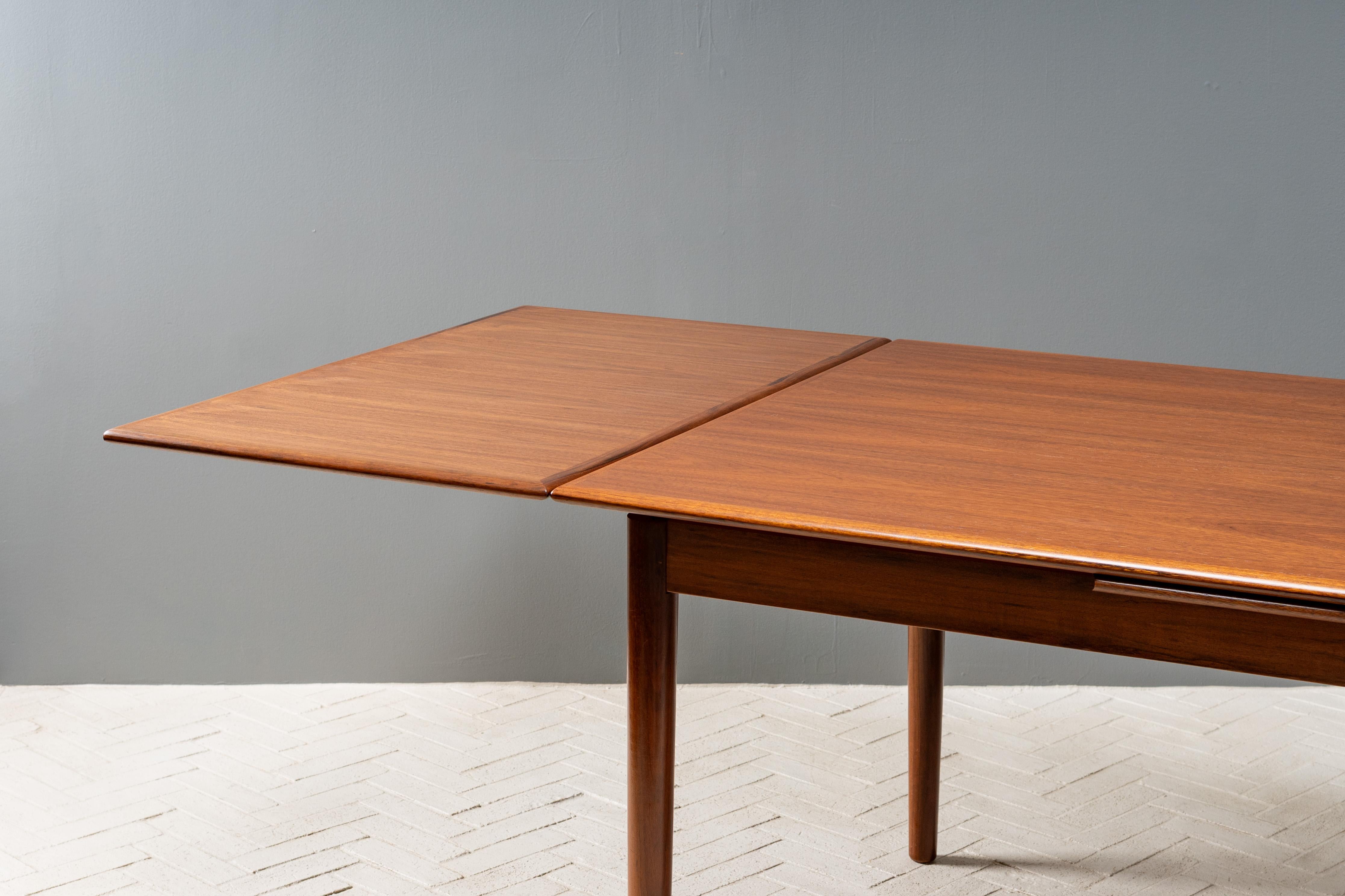 Danish Walnut Draw-Leaf Dining Table For Sale 3