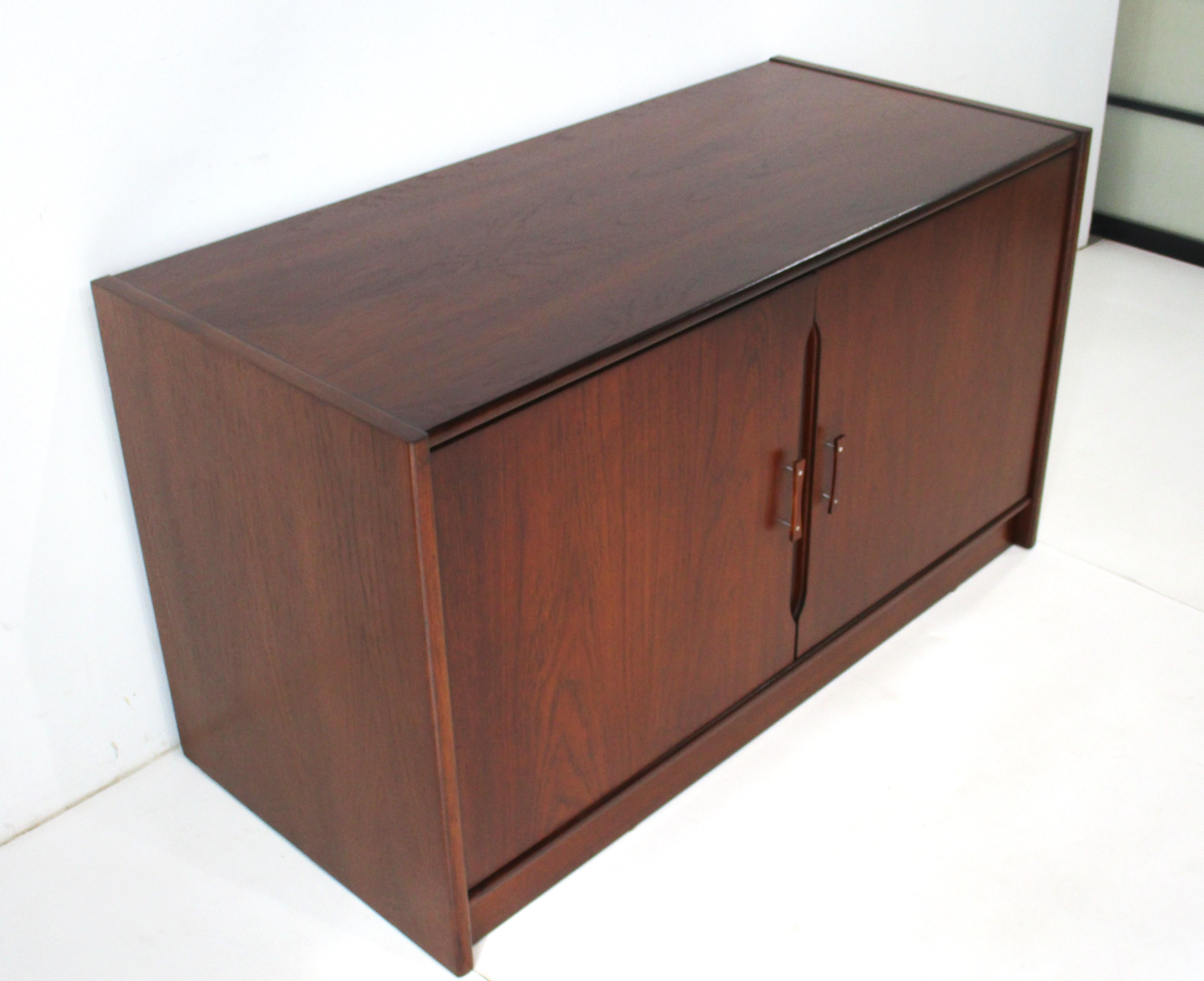 Mid Century Walnut Stereo Record Cabinet in the style of Borge Mogensen Denmark 6