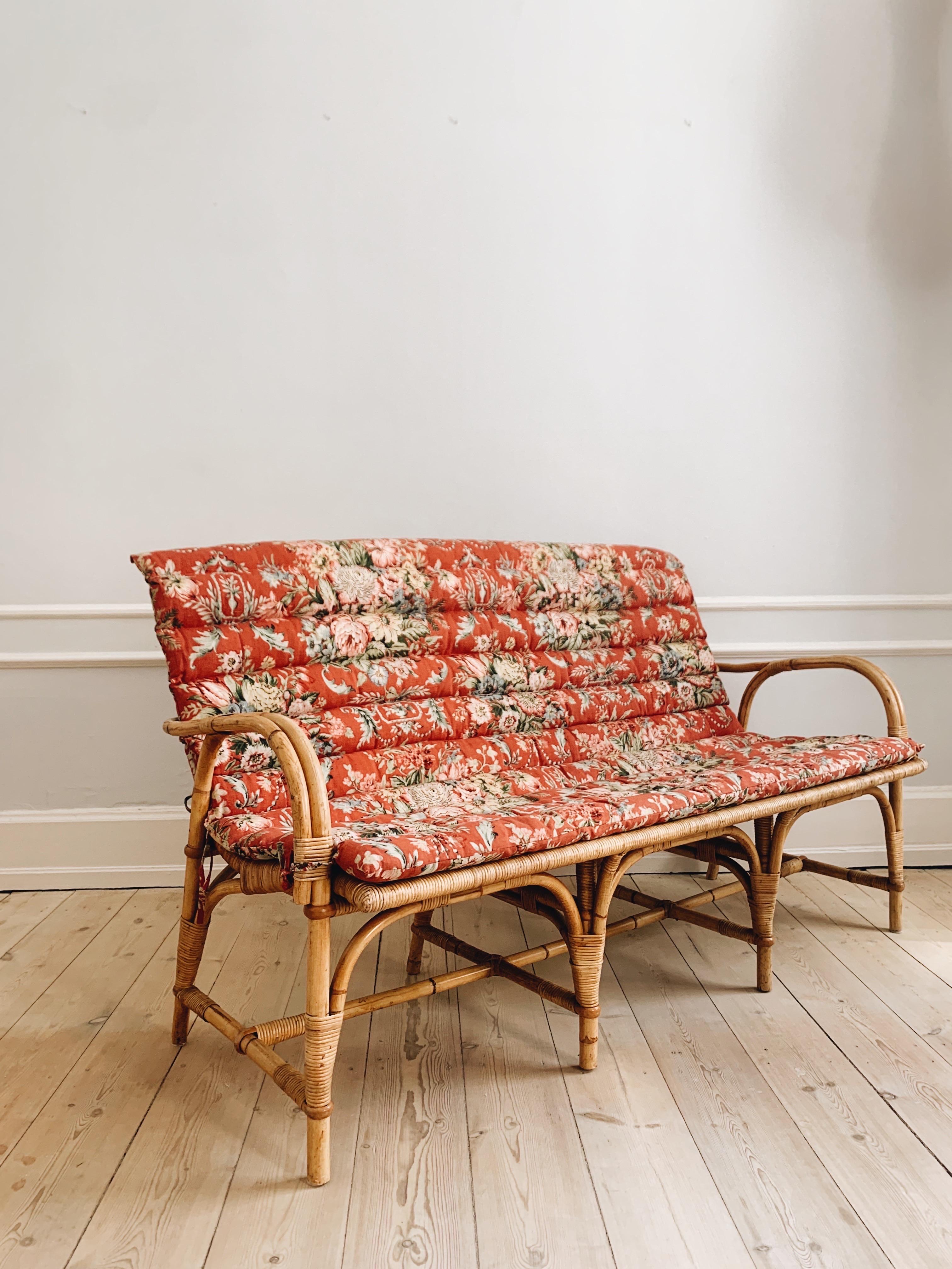 Mid-20th Century Danish wicker bench from the 1940’s - attributed Robert Wengler.   For Sale