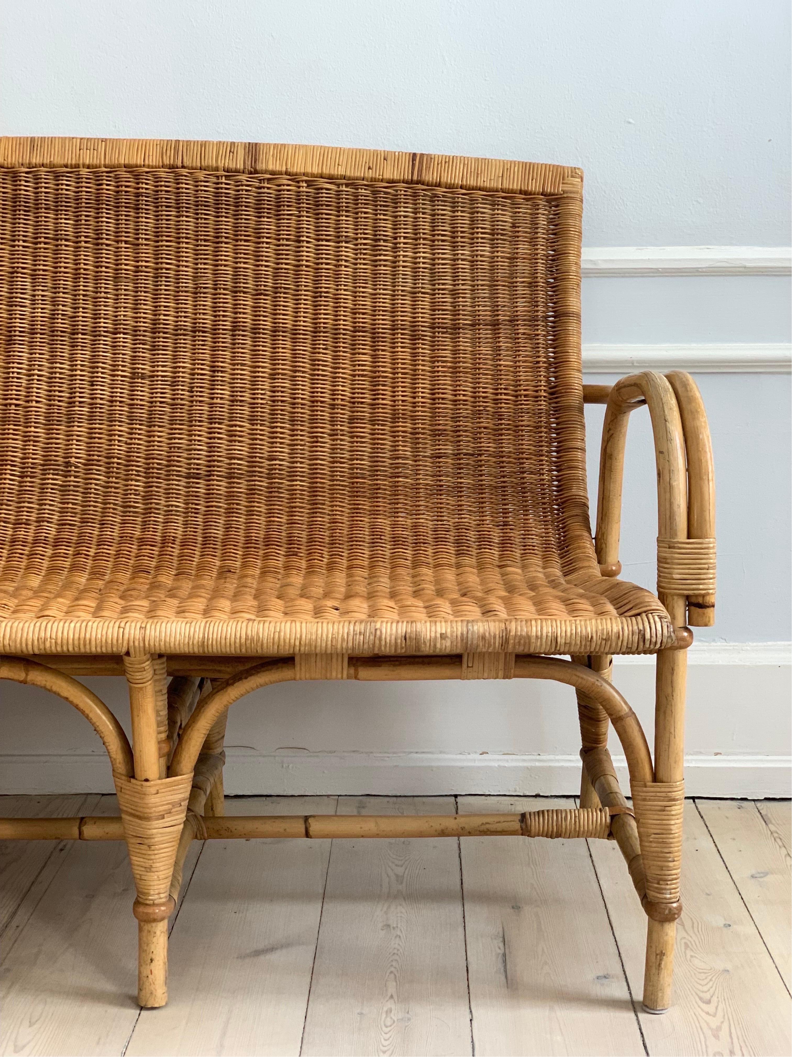 Danish wicker bench from the 1940’s - attributed Robert Wengler.   For Sale 1