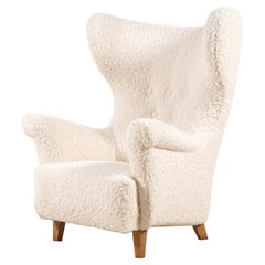 Sillón Danés Wingback, circa 1940, Recién Tapizado con Tela Bouclé