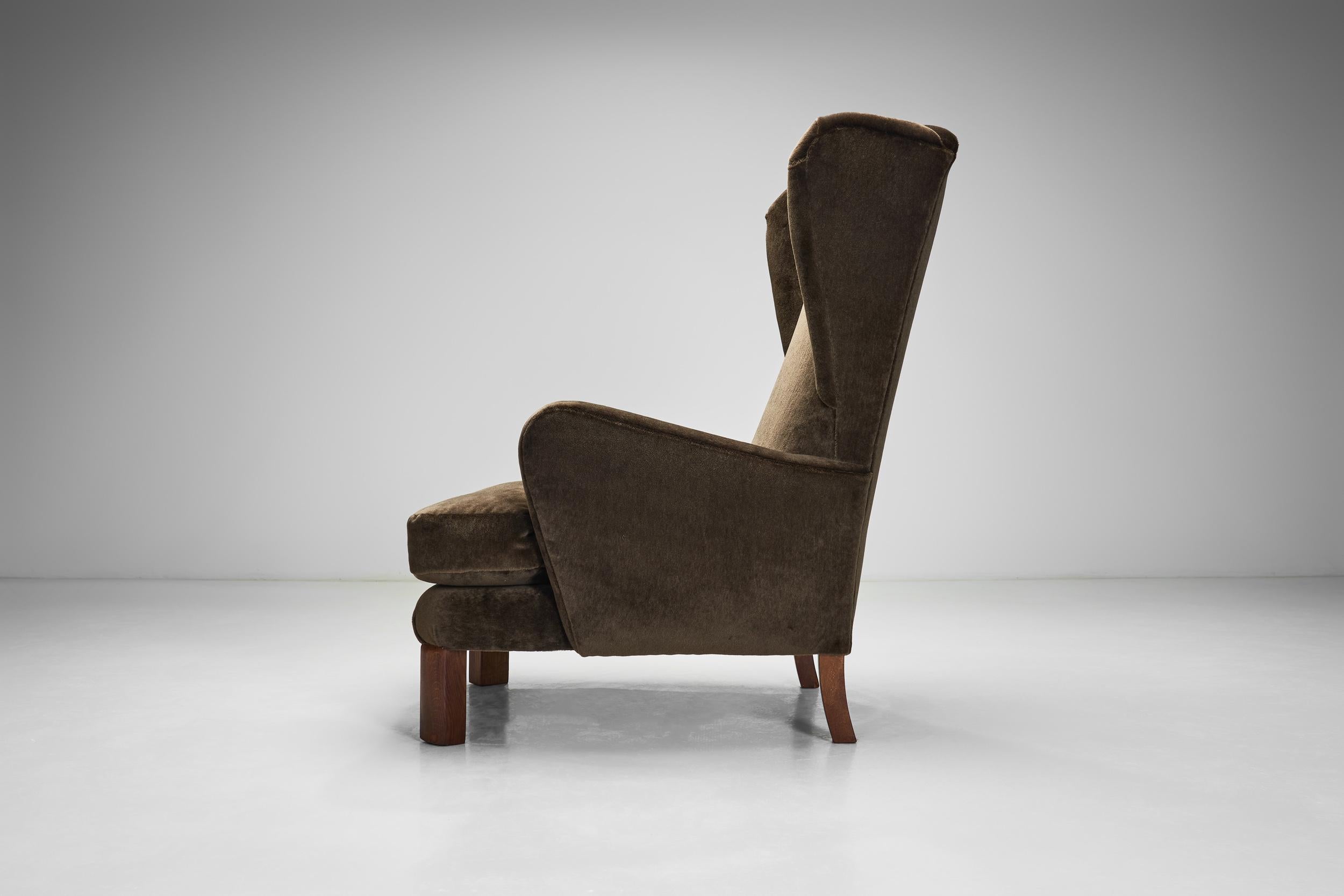 Dänischer Ohrensessel mit Eichenbeinen, Dänemark ca 1940s im Angebot 10
